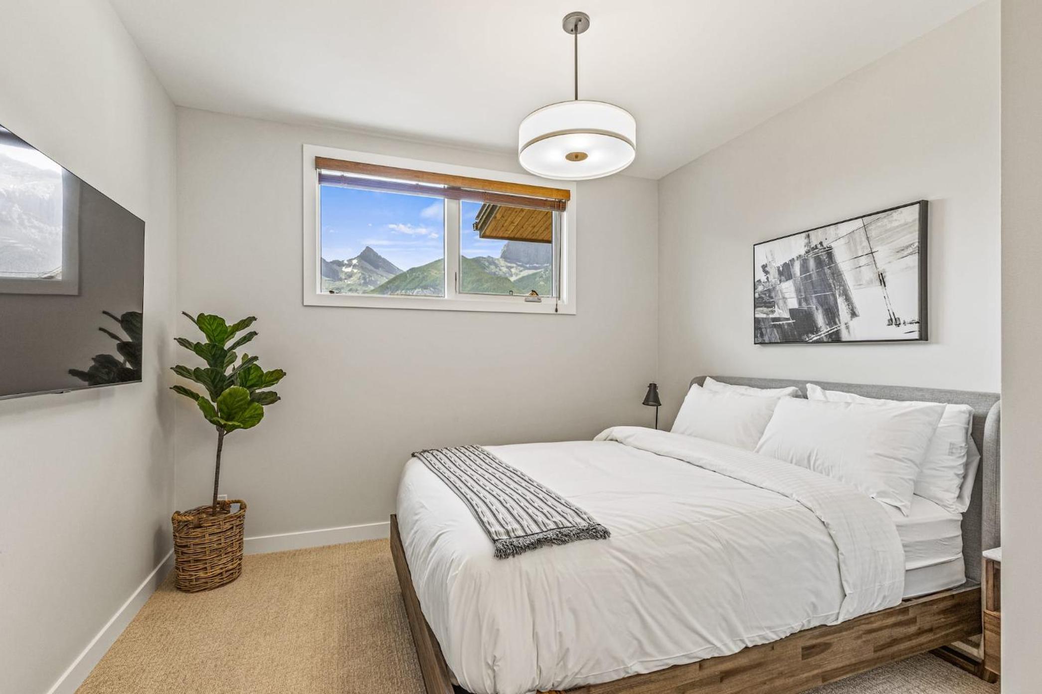 Elevated Mountain Living 2BD Spring Creek Unit