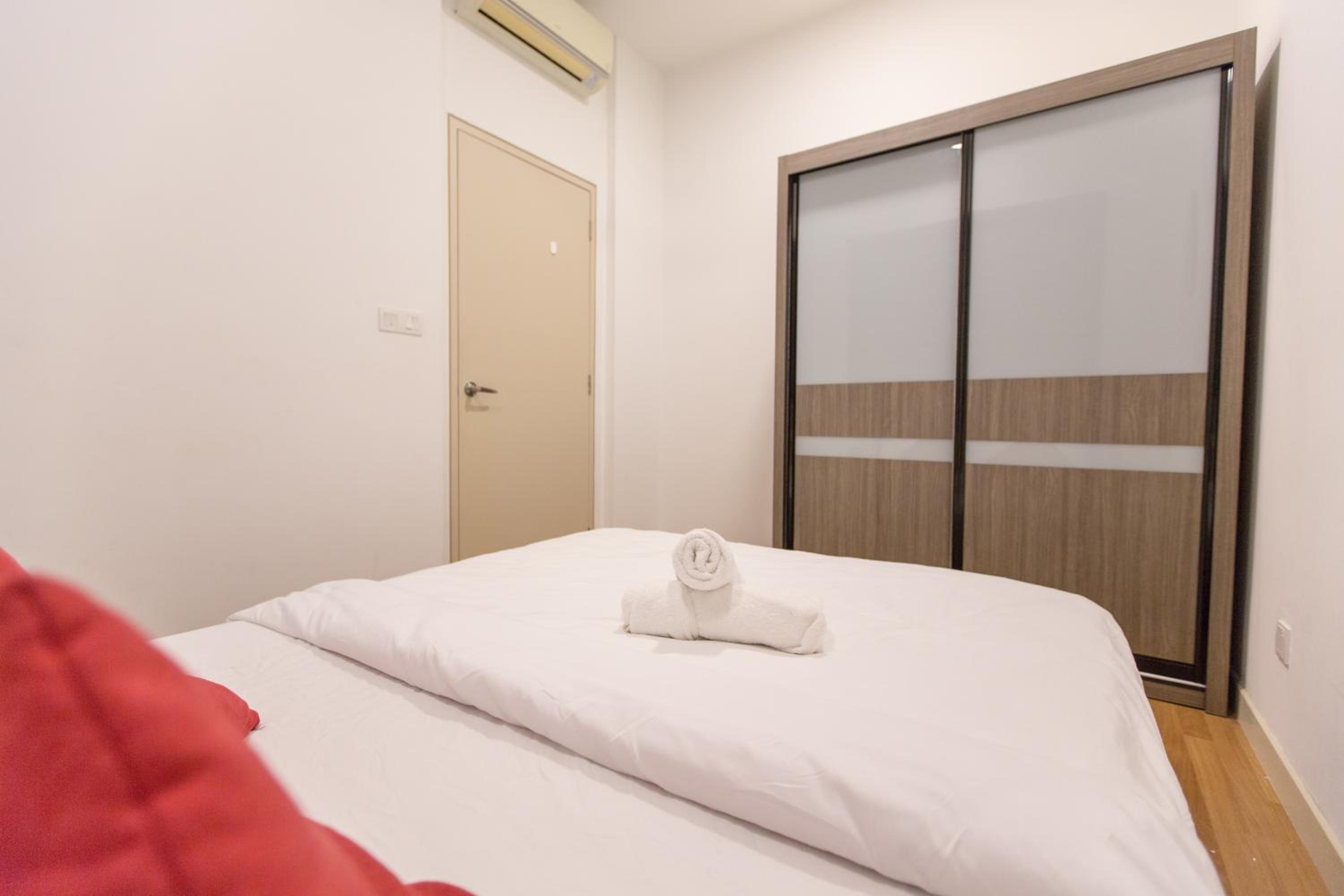V Residence at Sunway Velocity by MY TRIP & MY STAY