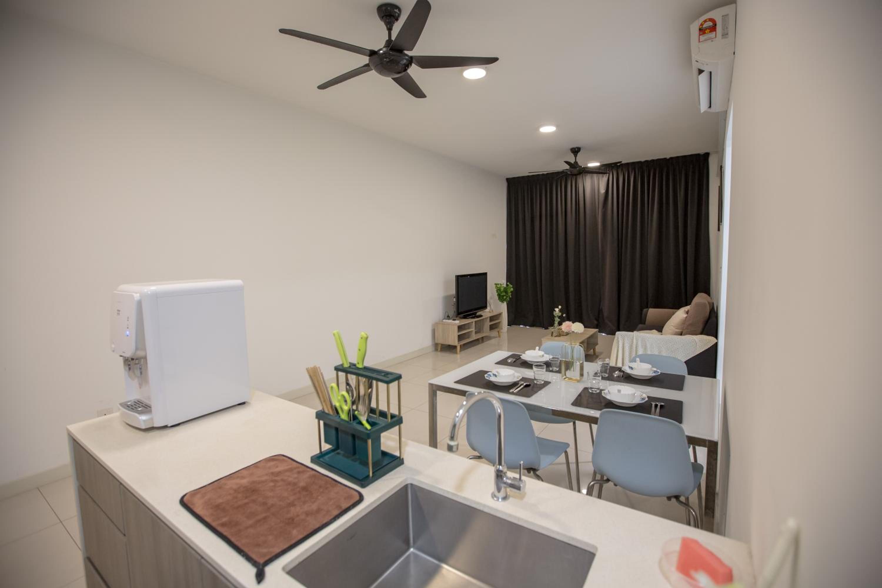 V Residence at Sunway Velocity by MY TRIP & MY STAY