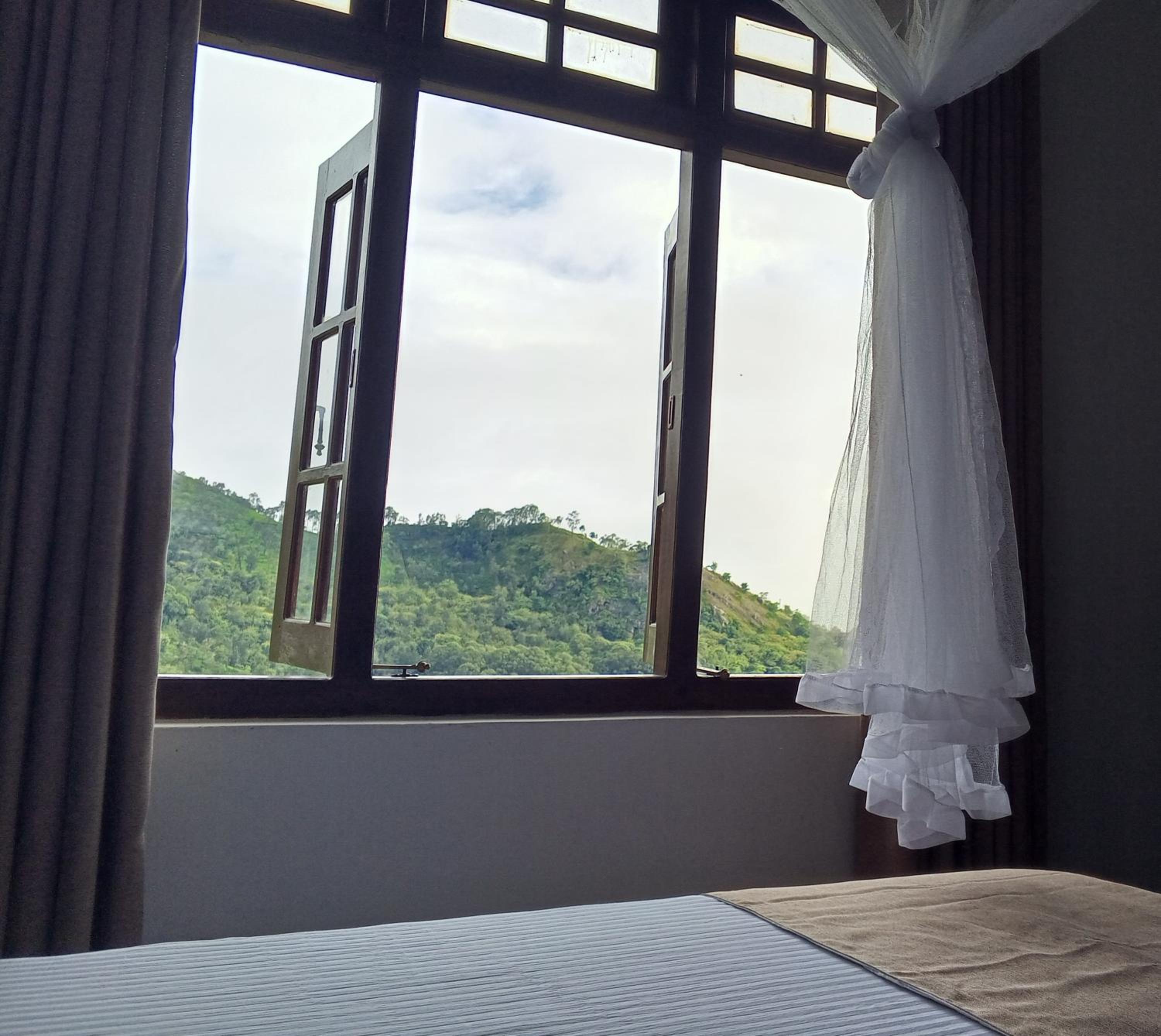 H3 Hilltop Heaven view 3