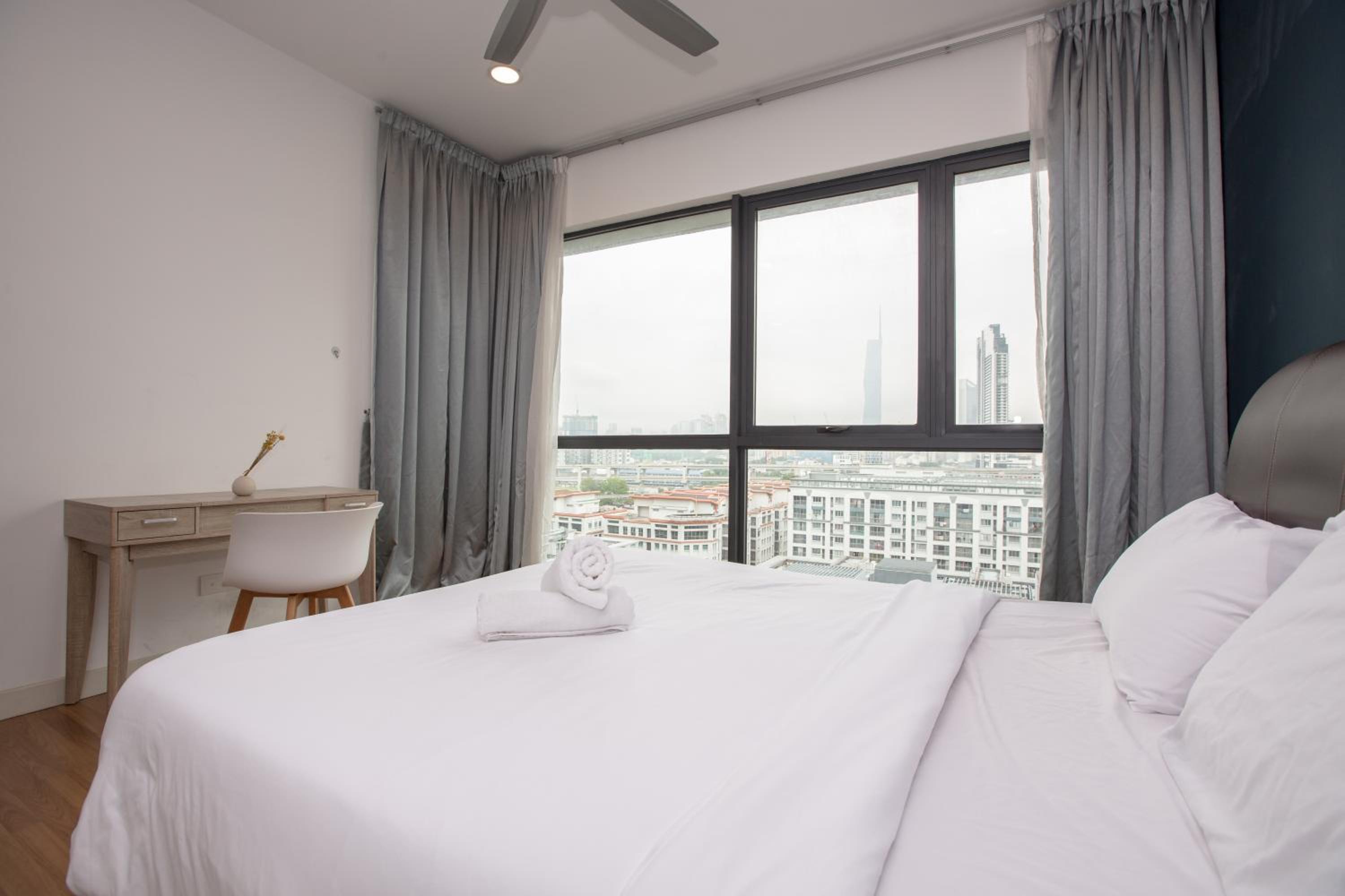 V Residence at Sunway Velocity by MY TRIP & MY STAY