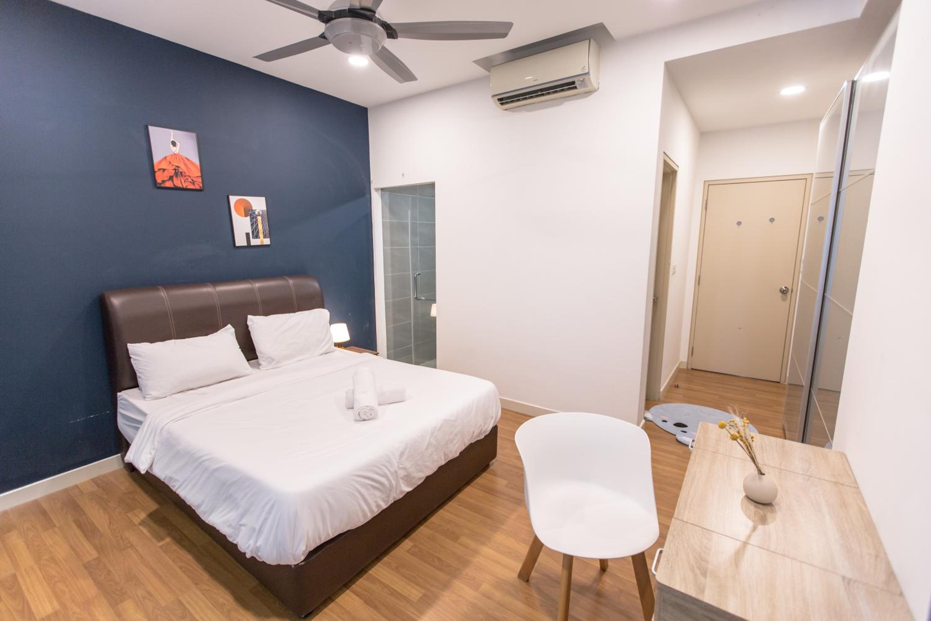 V Residence at Sunway Velocity by MY TRIP & MY STAY