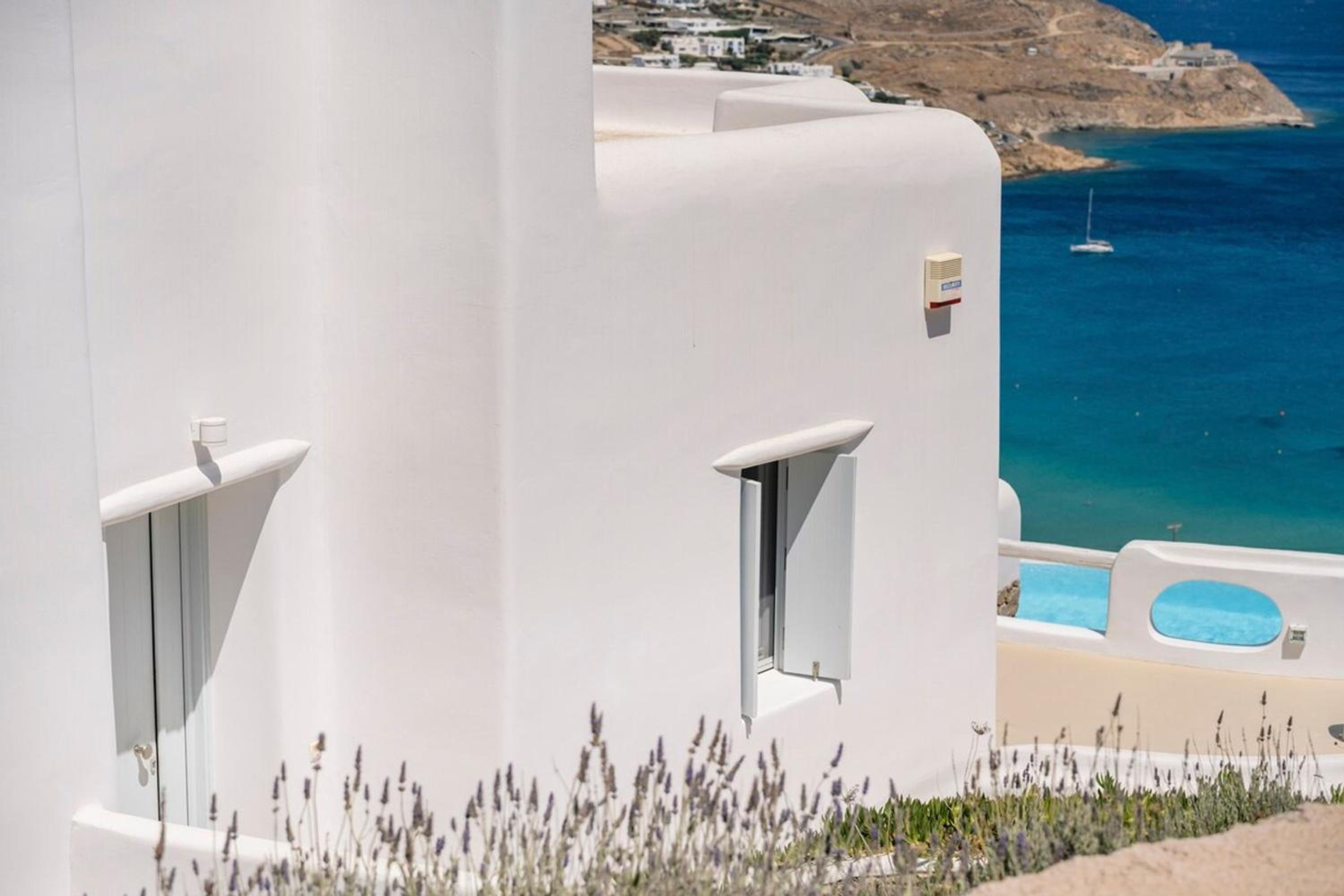 Luxury villa with stunning views above Kalo Livadi view 4