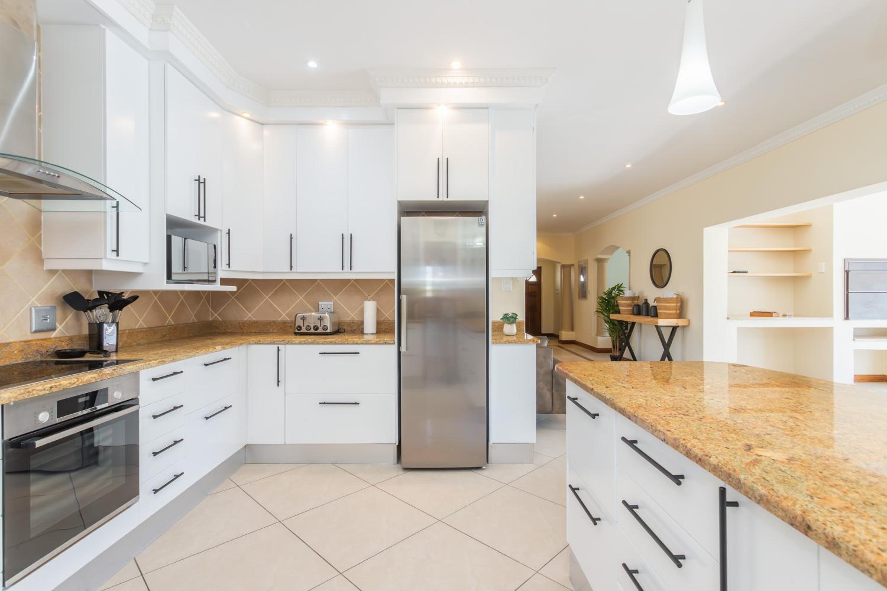 Luxury 5 Bedroom Villa with Heated Pool and Inverter in Blouberg view 2