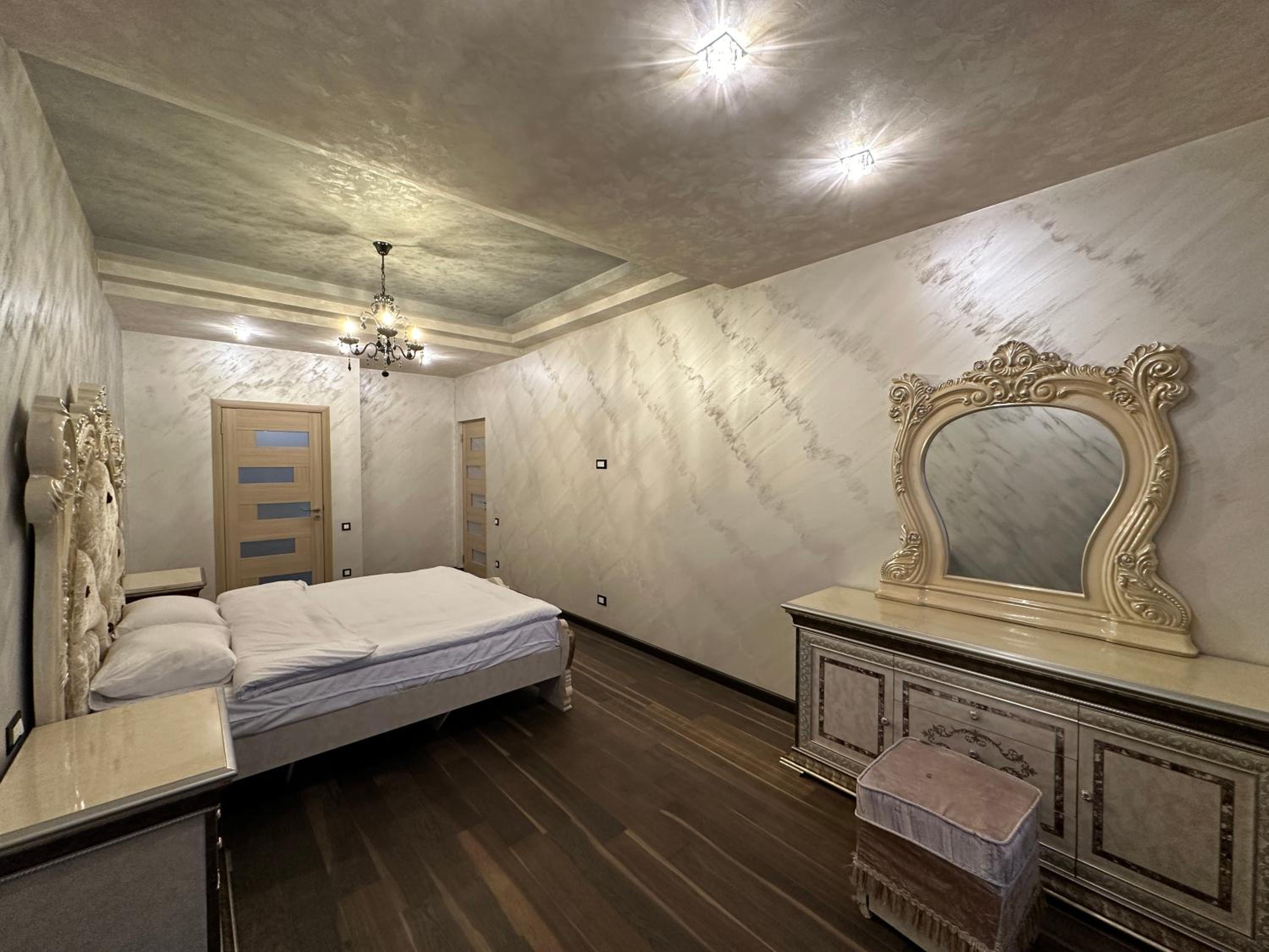 Northern Avenue 2 bedroom Luxury apartment HH777