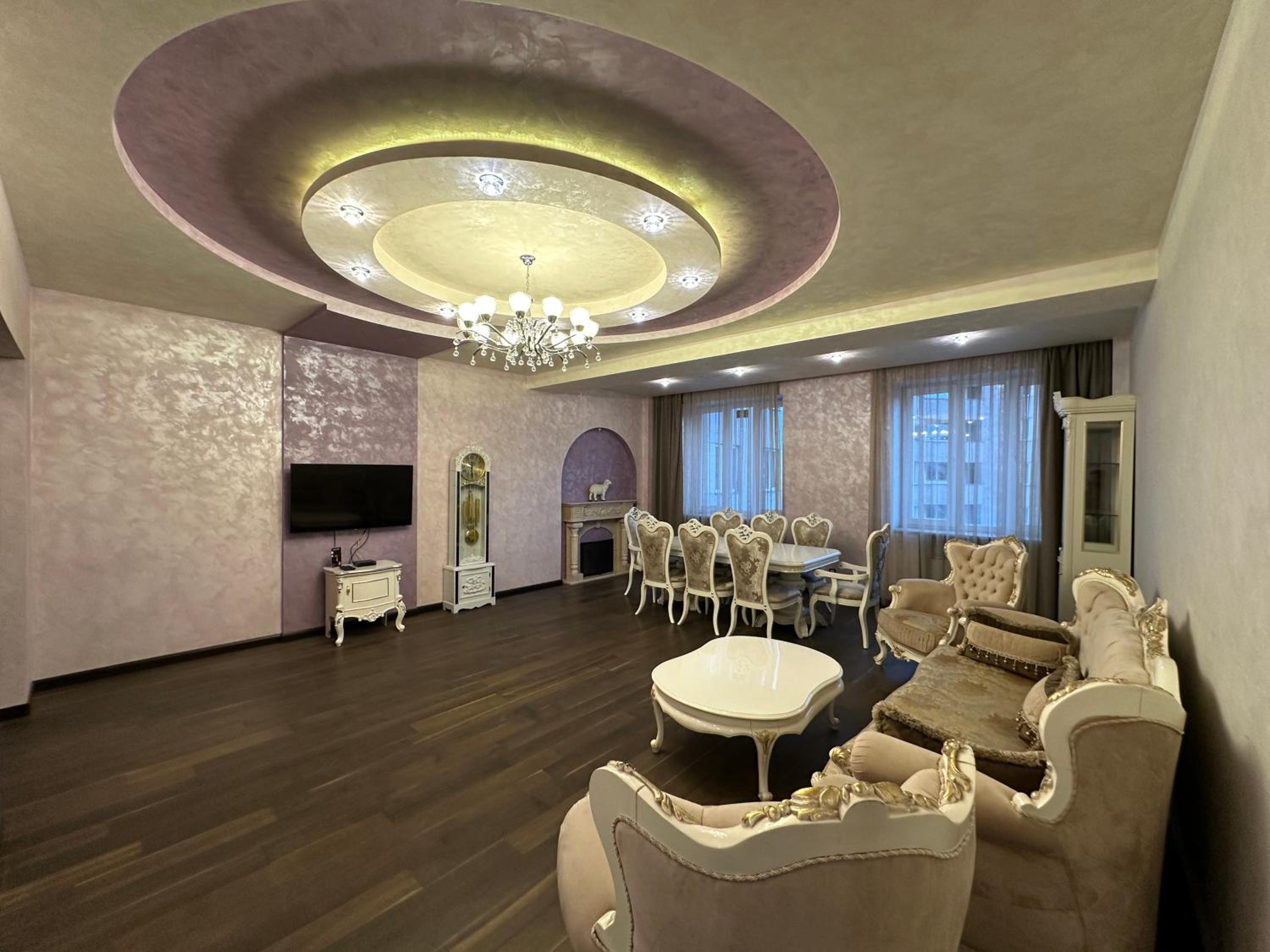 Northern Avenue 2 bedroom Luxury apartment HH777