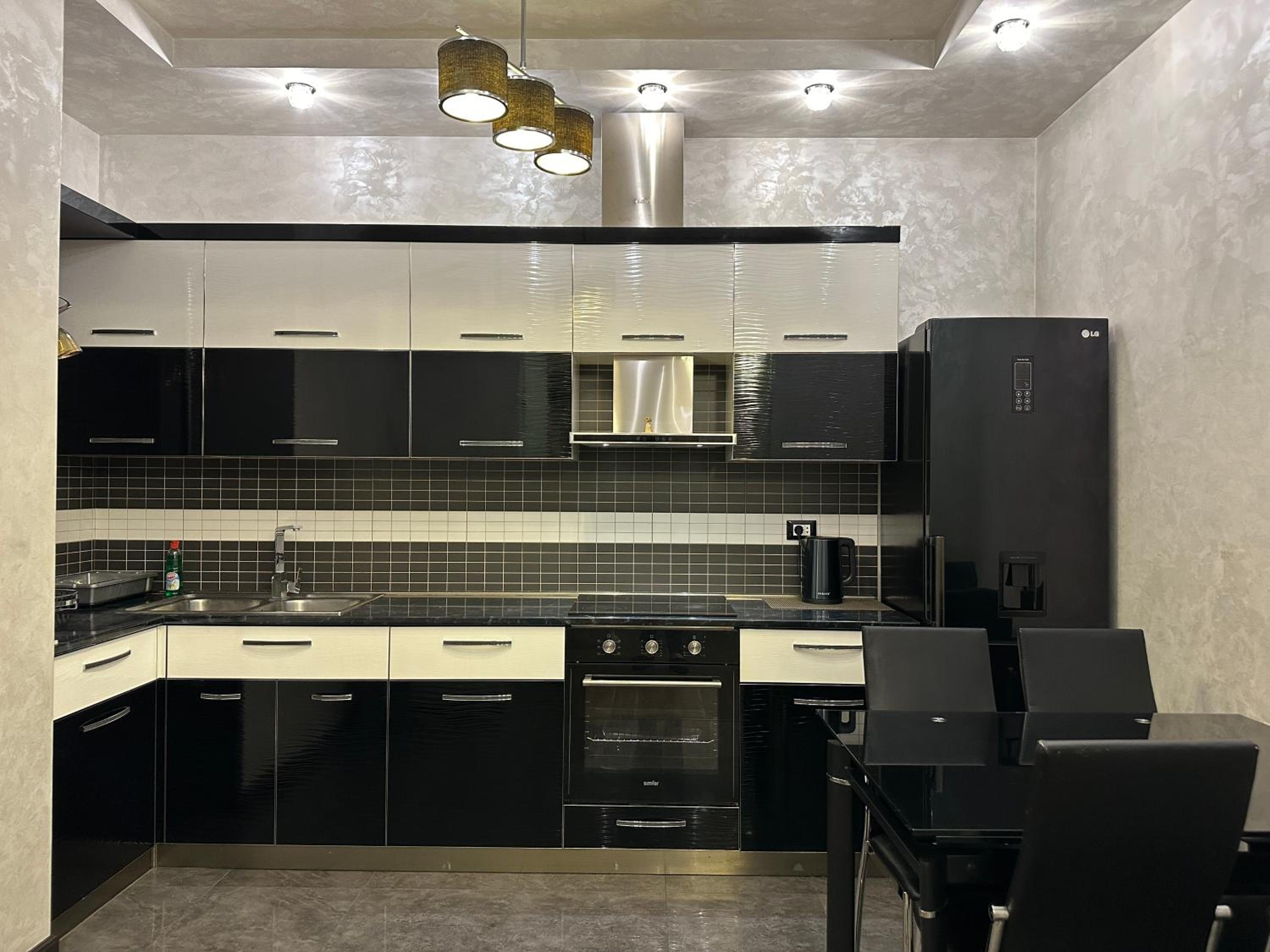 Northern Avenue 2 bedroom Luxury apartment HH777