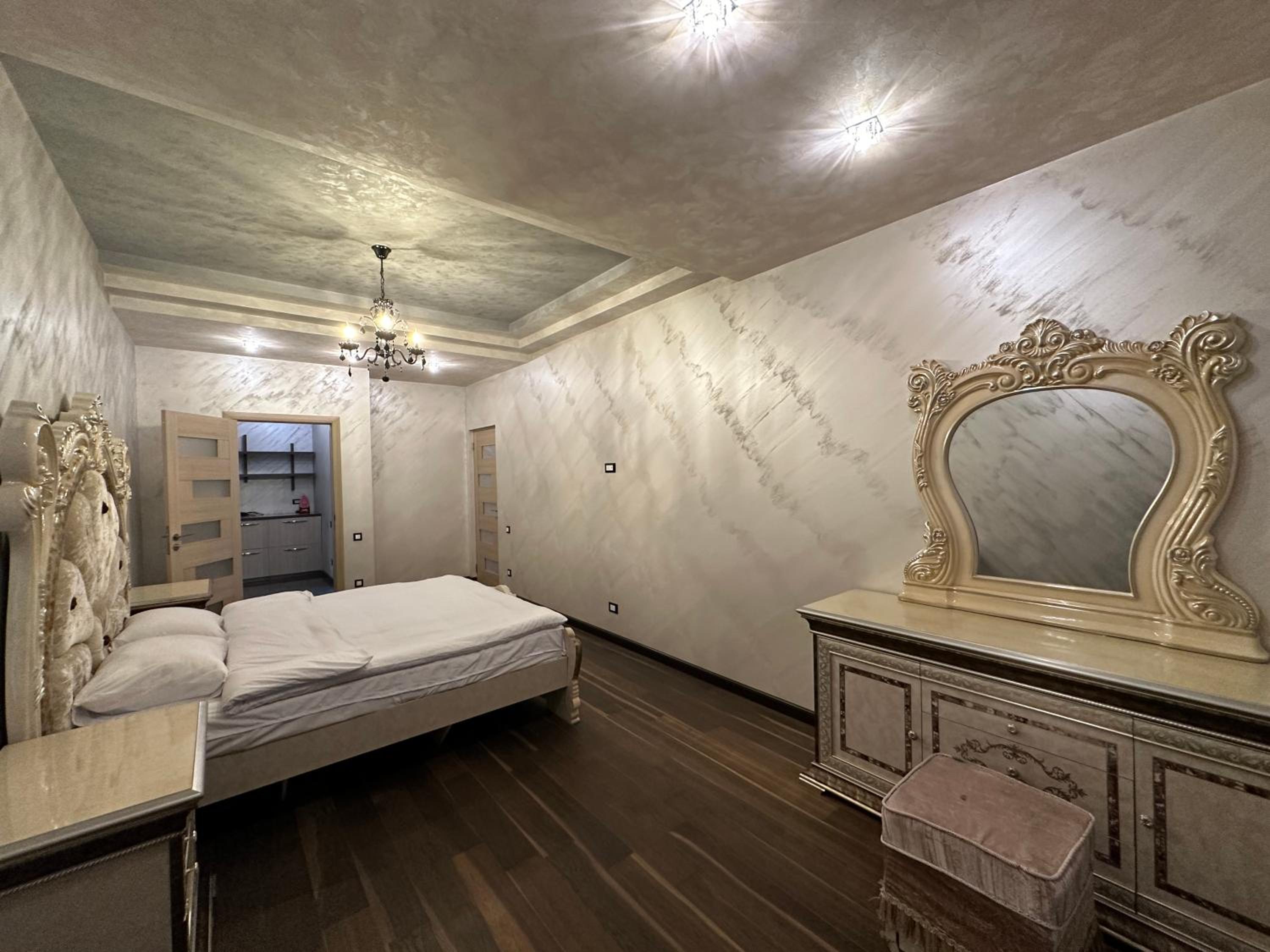 Northern Avenue 2 bedroom Luxury apartment HH777