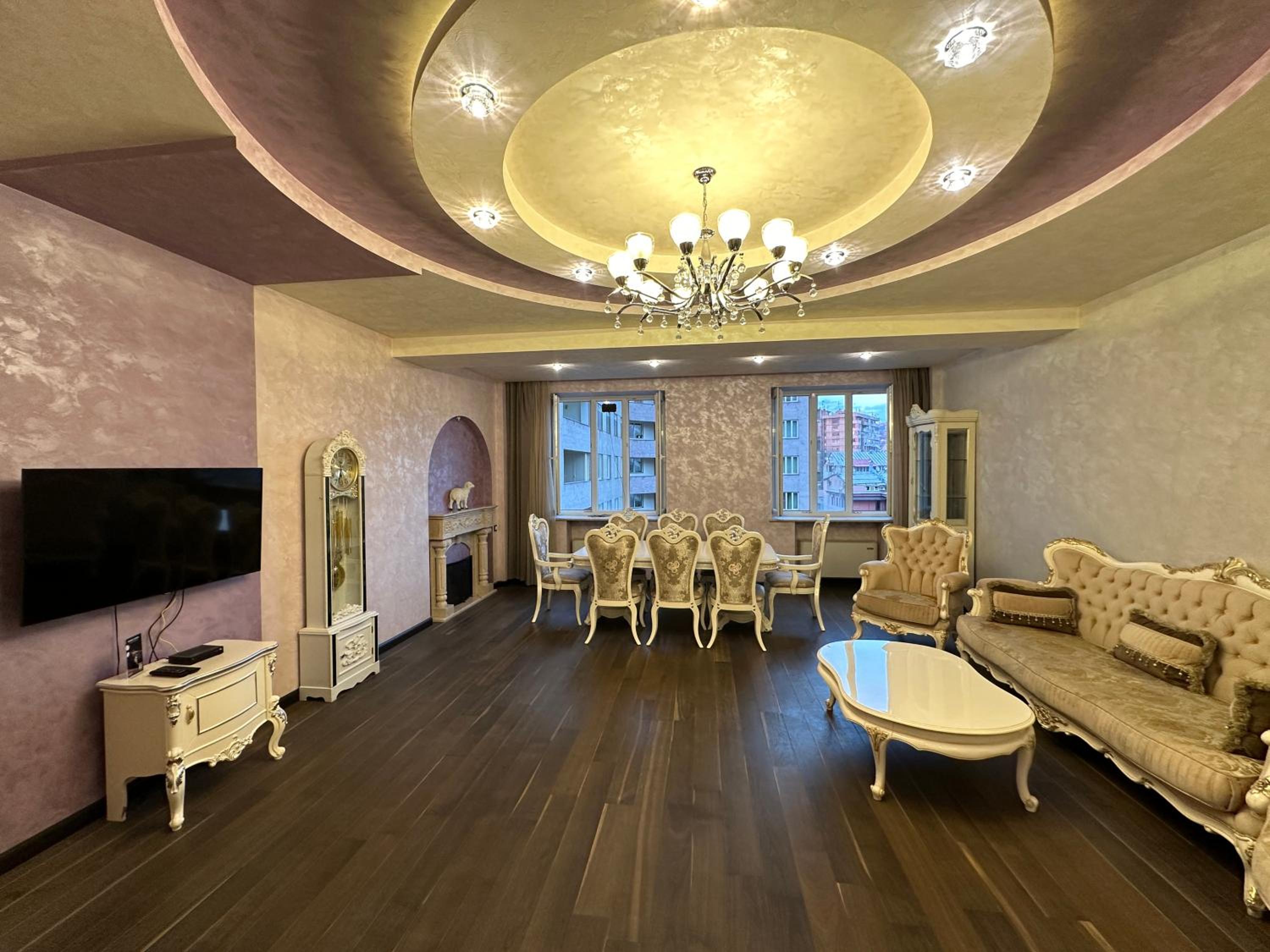 Northern Avenue 2 bedroom Luxury apartment HH777