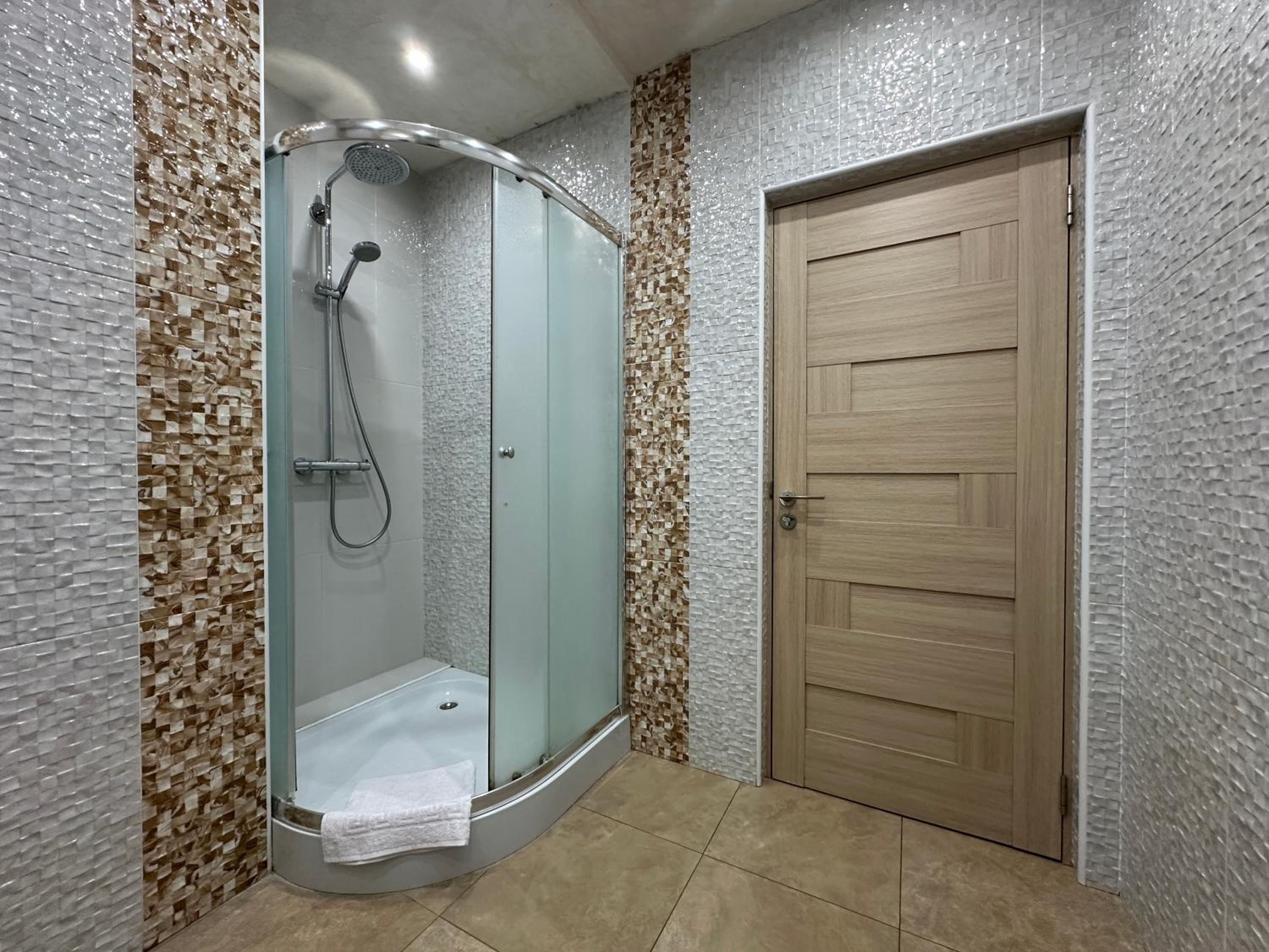 Northern Avenue 2 bedroom Luxury apartment HH777