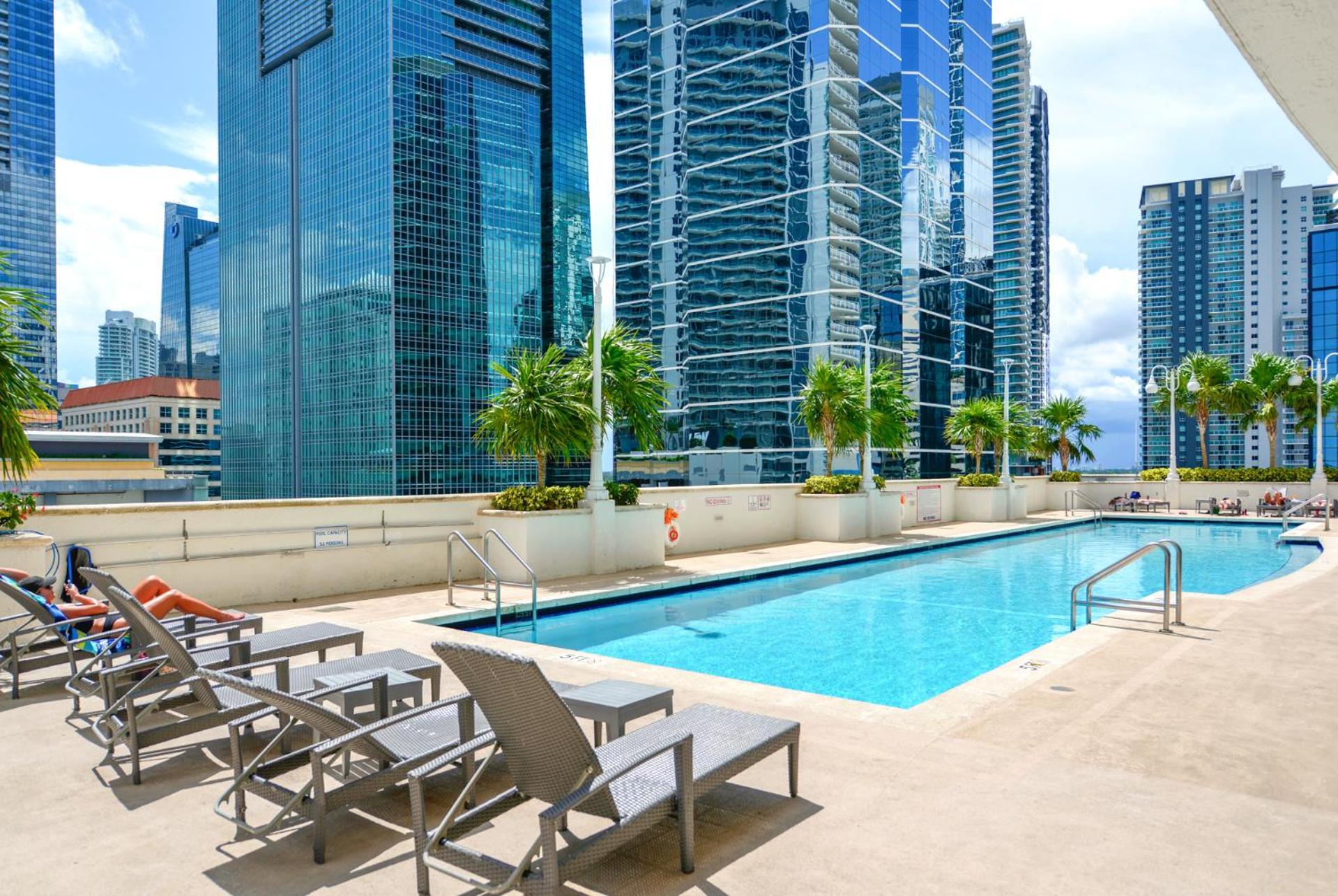 Exclusive 1BR Apartment on 35th floor