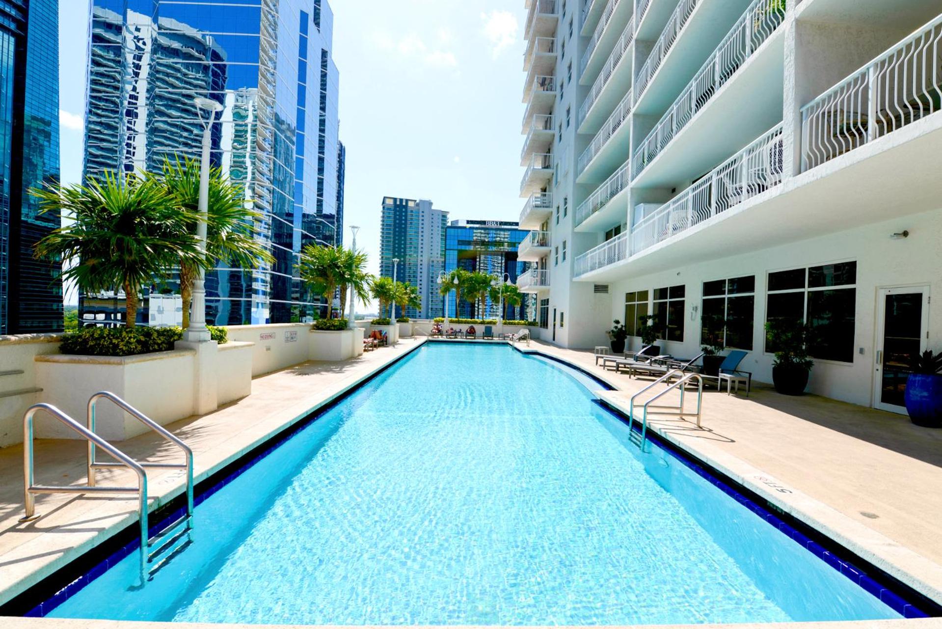 Exclusive 1BR Apartment on 35th floor
