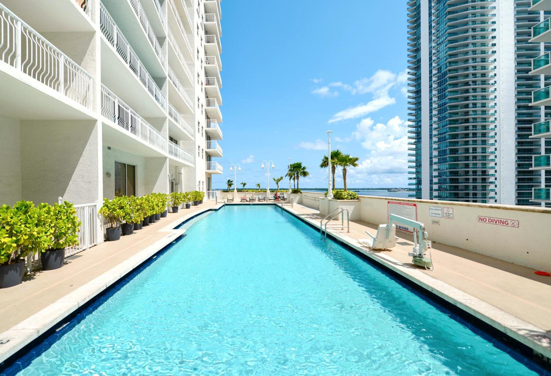 Exclusive 1BR Apartment on 35th floor