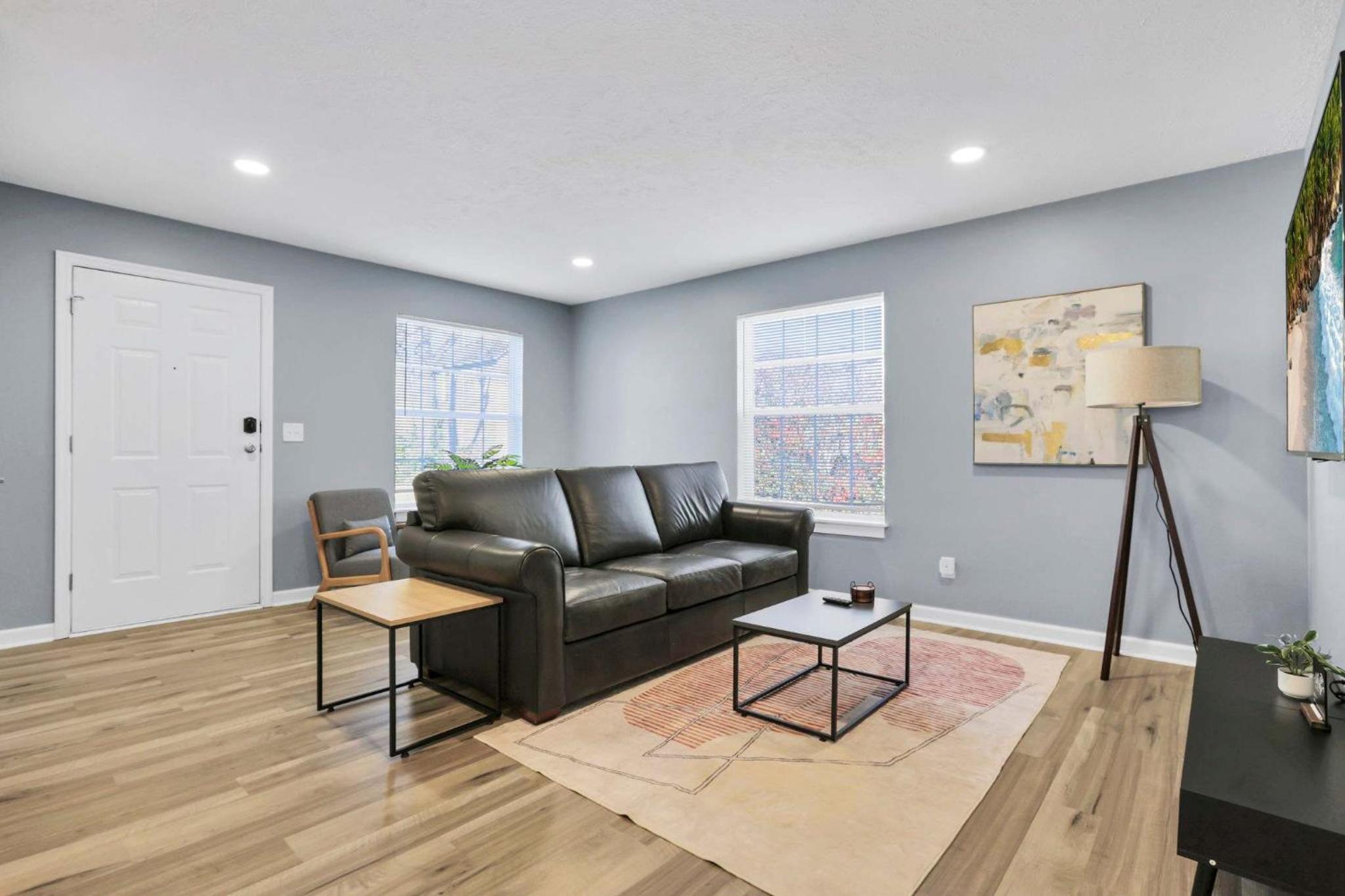 Charming 3-Bedroom Oasis Near Airport view 5