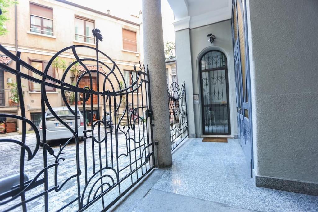 Sunny 2BR Penthouse Near Milano Centrale