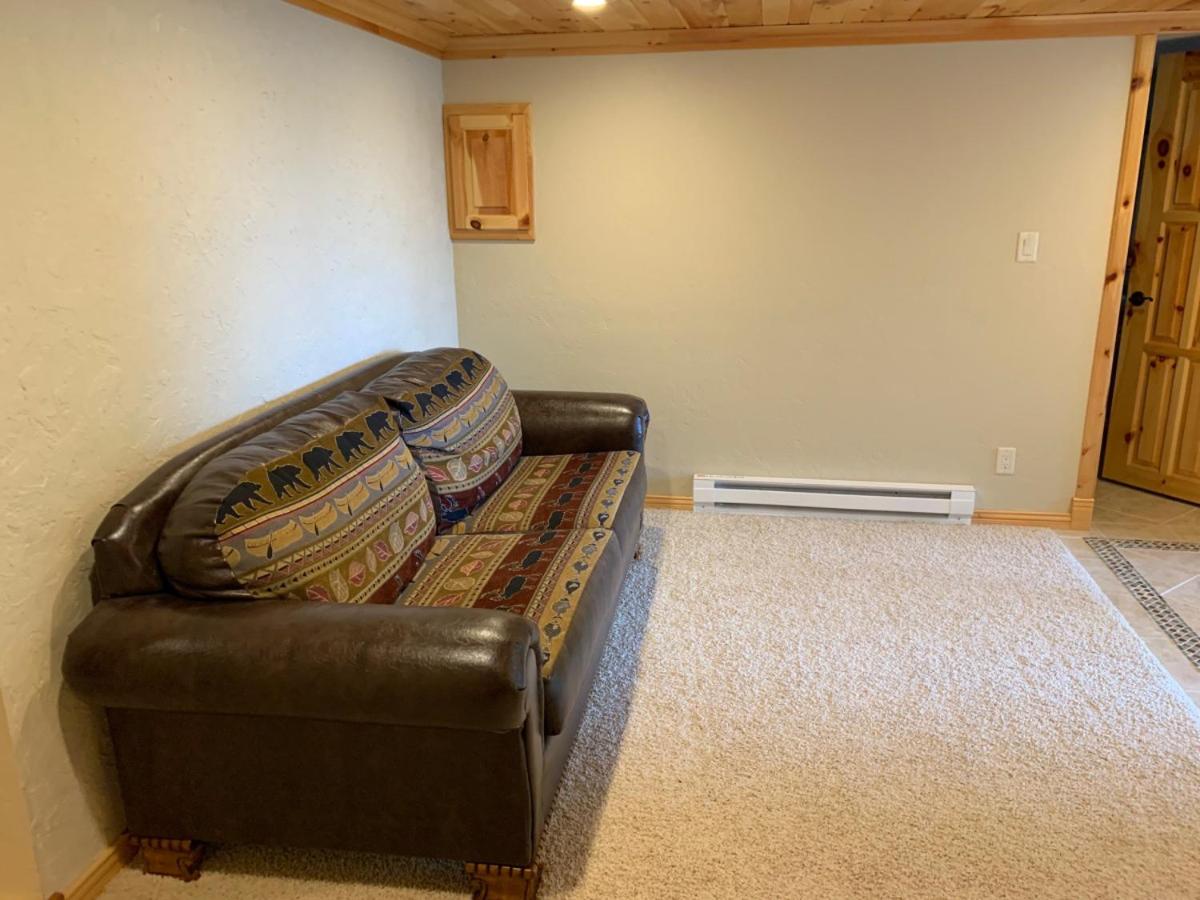 Voyageur Landing Executive Home