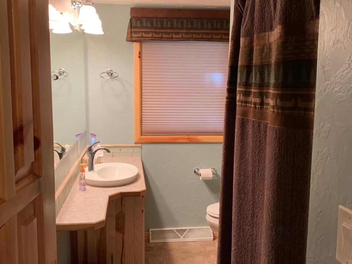 Voyageur Landing Executive Home