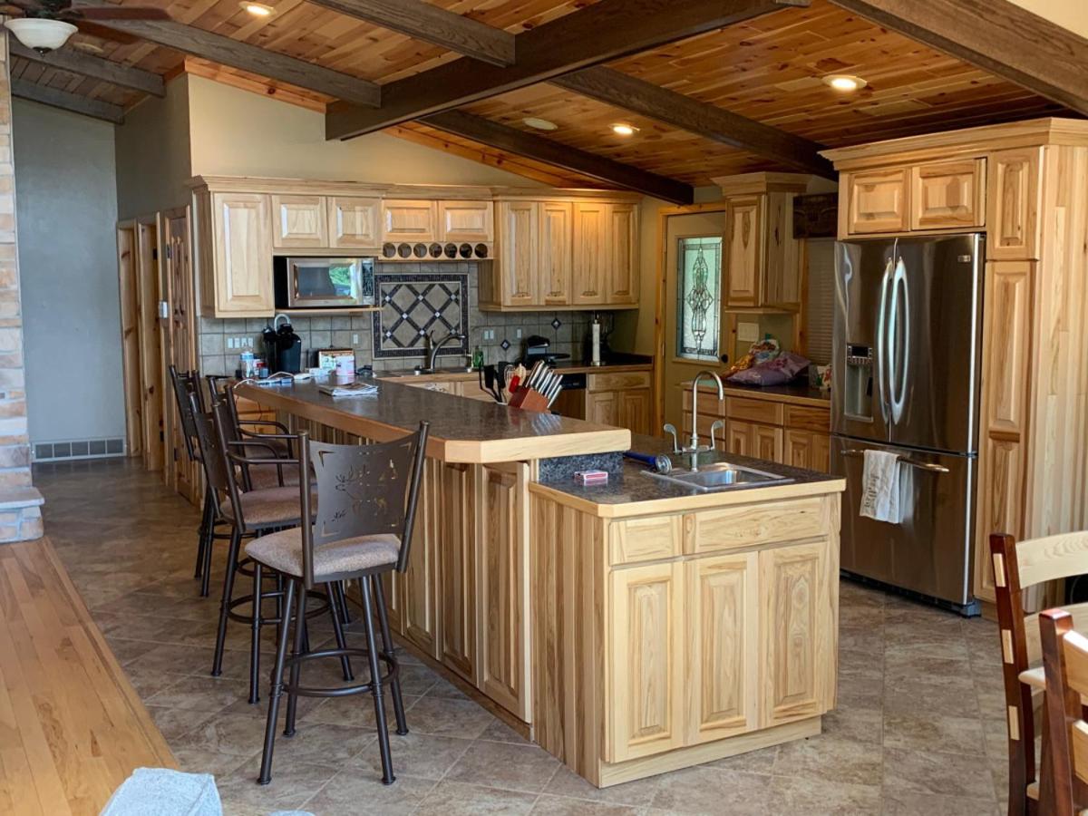 Voyageur Landing Executive Home