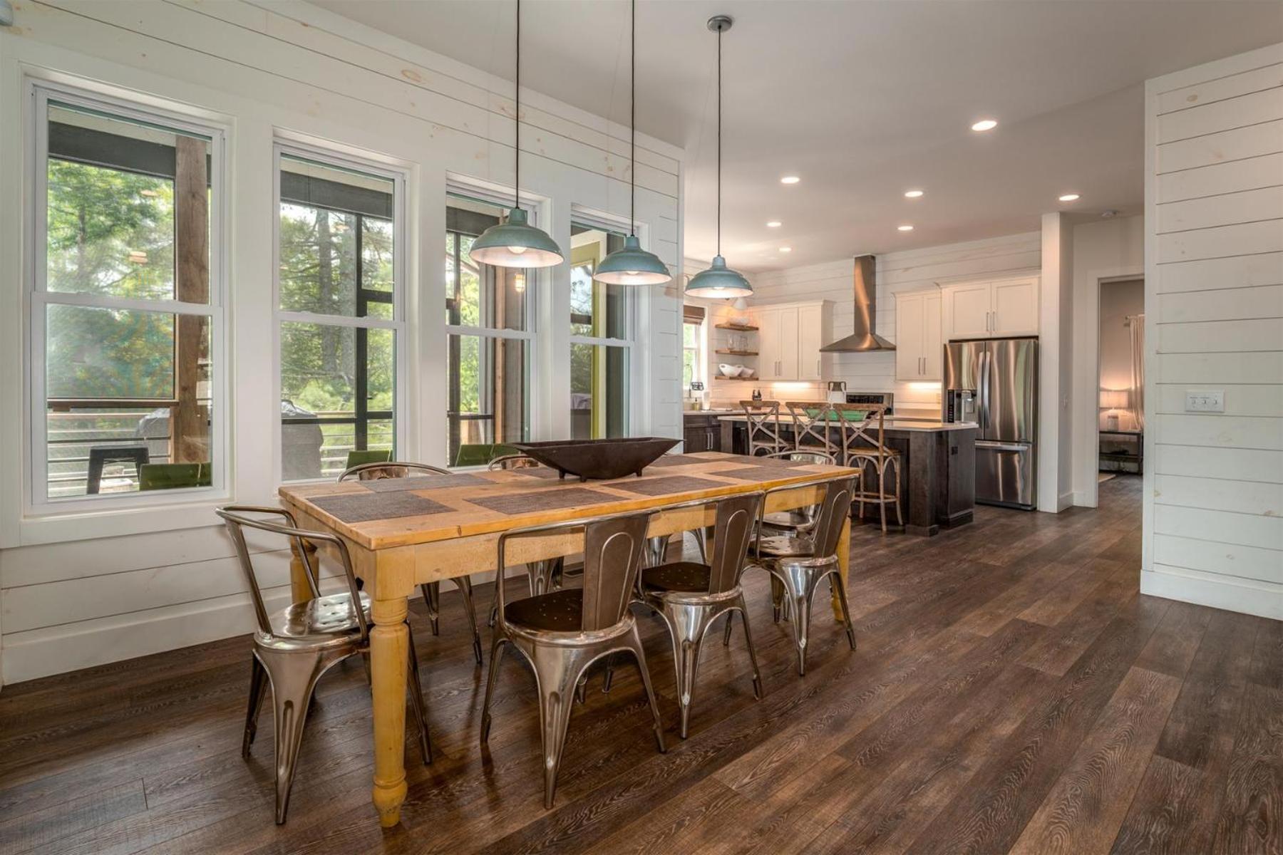 Chestnut Cottage Sutton Knob · Chestnut Cottage Luxury W/ Firepl view 4