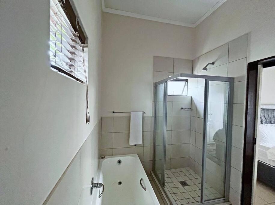 Unique Ensuite Two Bedroom Apartment In A Golf Estate view 5