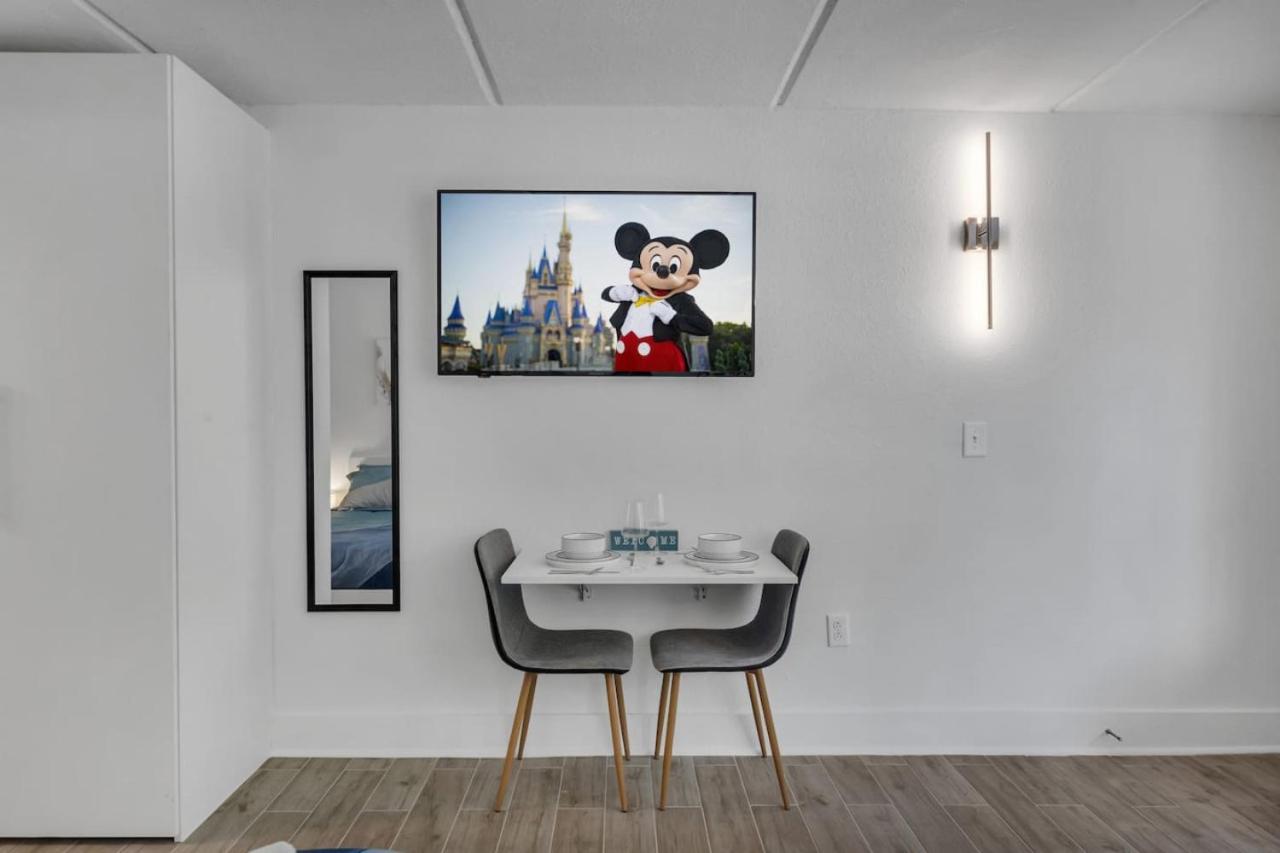 Relaxing Studio 7 Mins to Disney and Free Parking view 2
