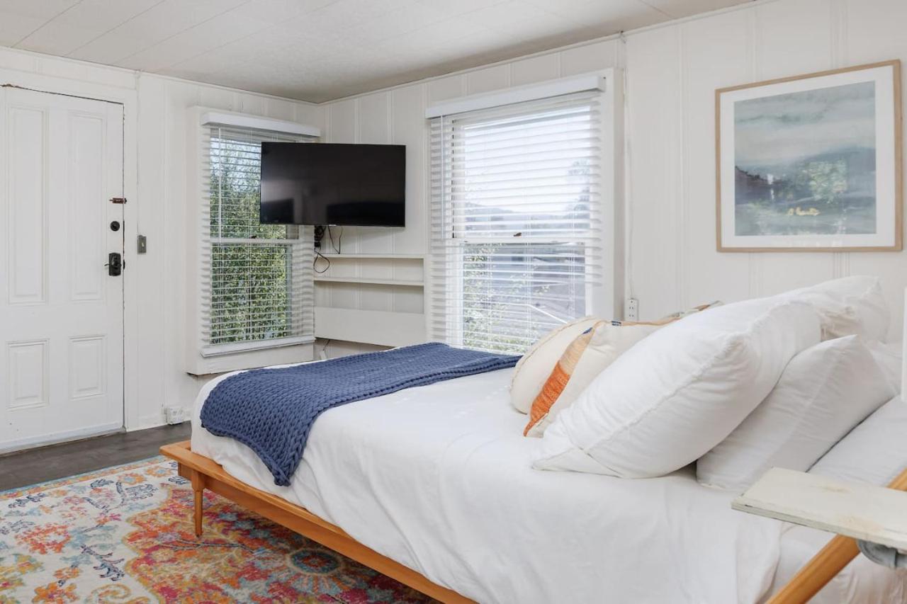 Seashell Sunshack