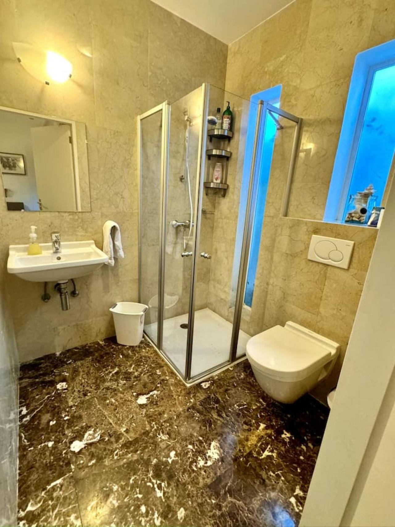 Best Large 7BR Villa with Pool