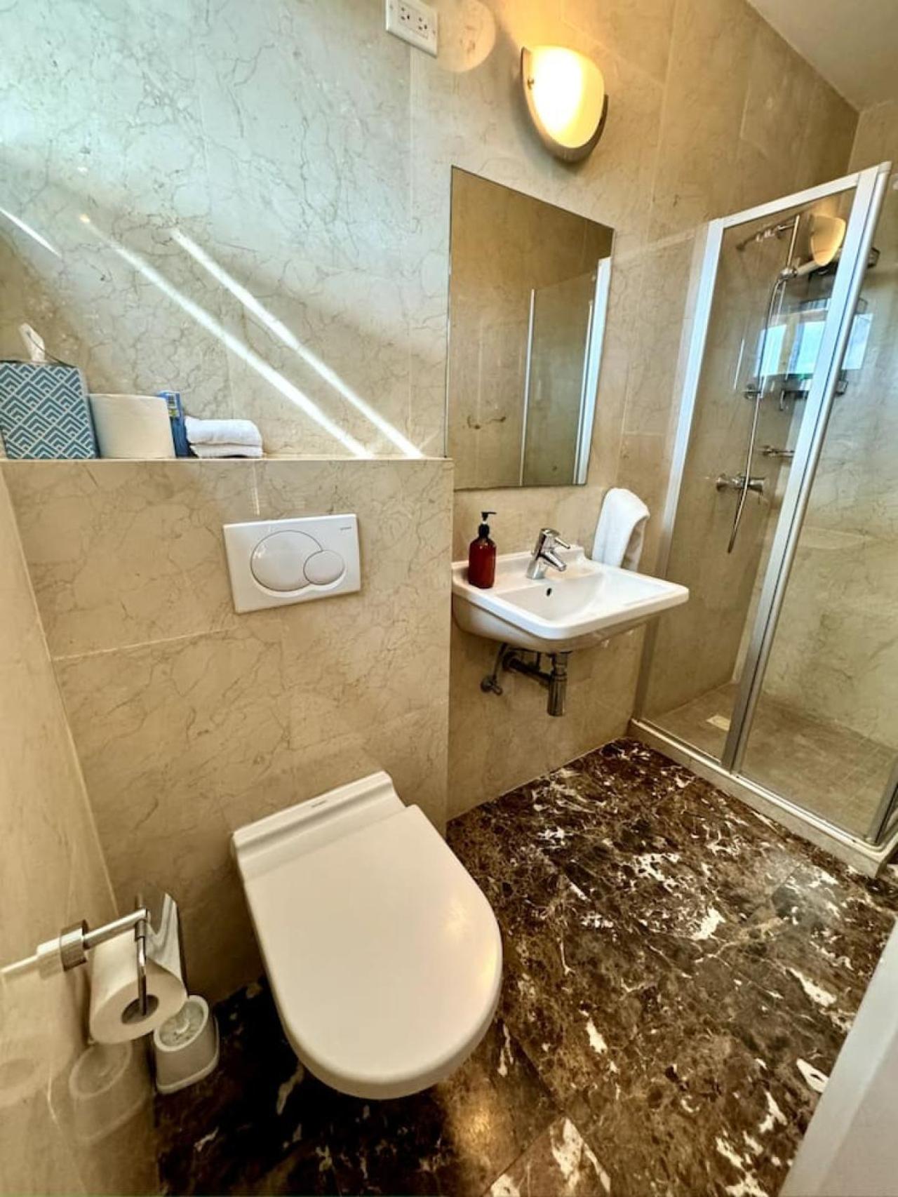 Best Large 7BR Villa with Pool