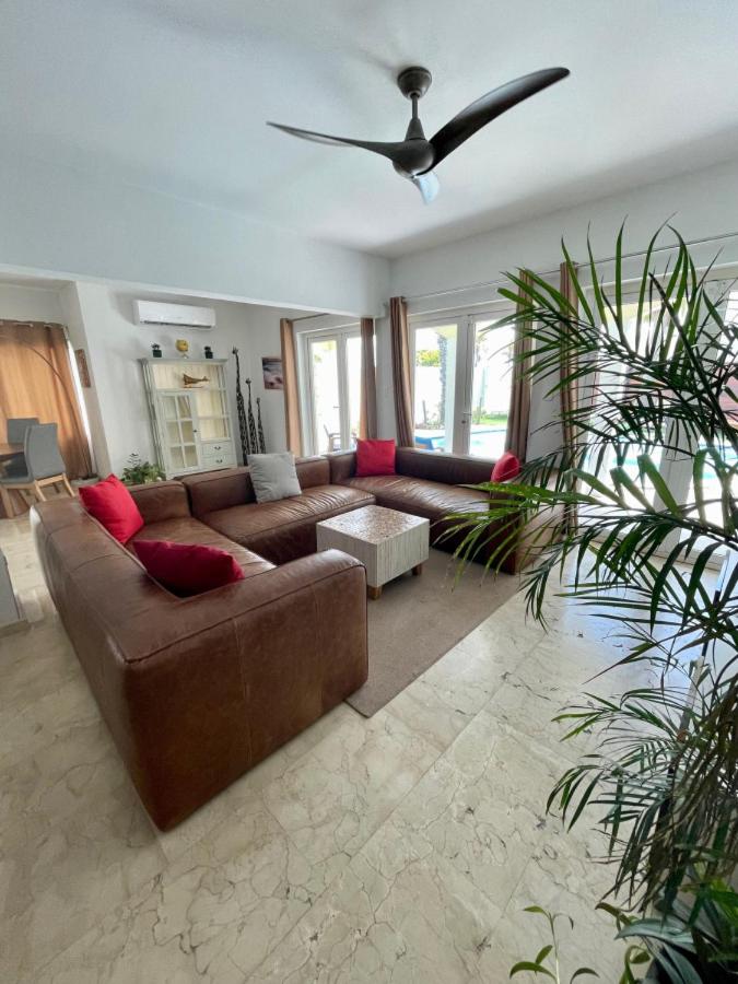 Large 7 bedrooms with 6 bathrooms Villa with private pool near Palm Beach