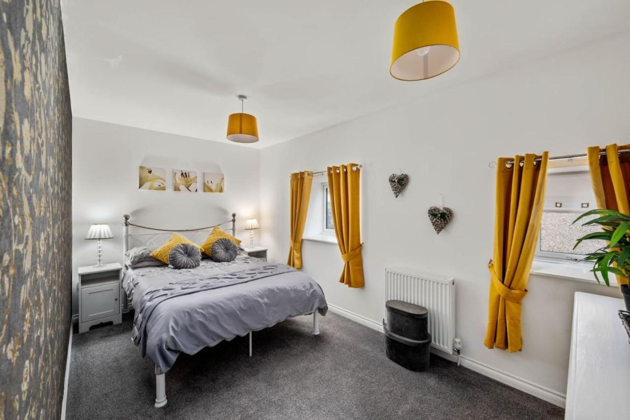 Charming Forfar House and Hot Tub