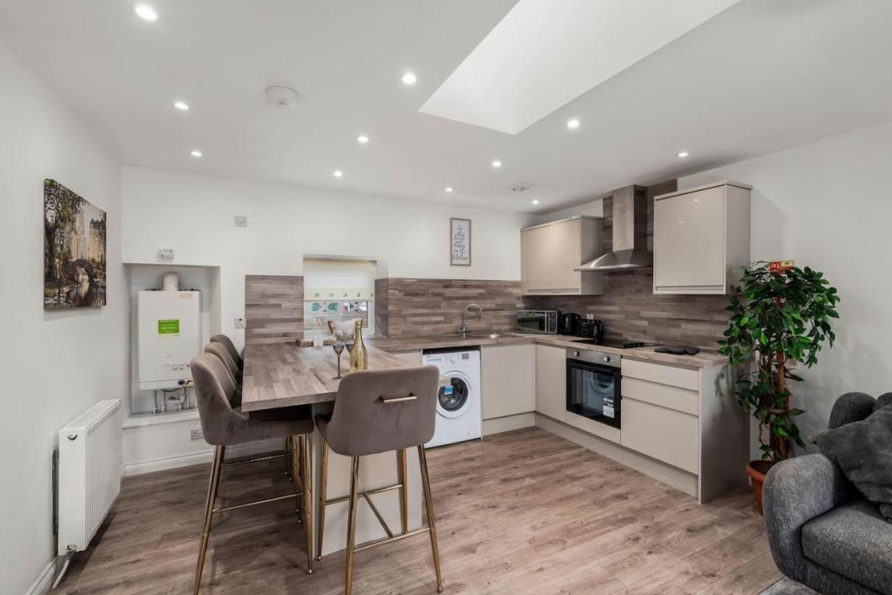 Charming Forfar House and Hot Tub
