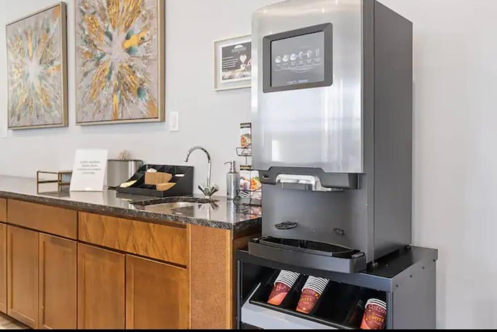 High-End 1BR with Rooftop Amenities view 2