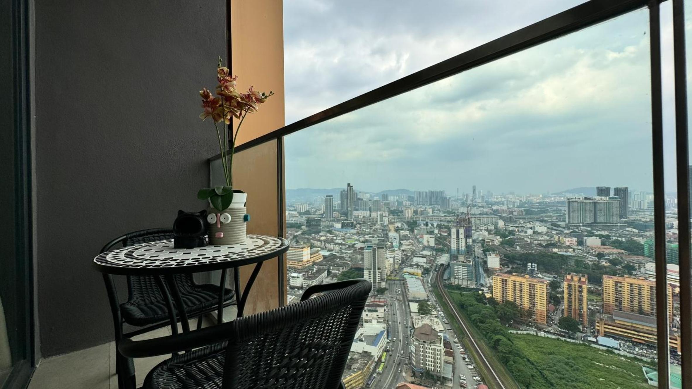 Joyful Haven Suites Bukit Bintang with Rooftop Pool