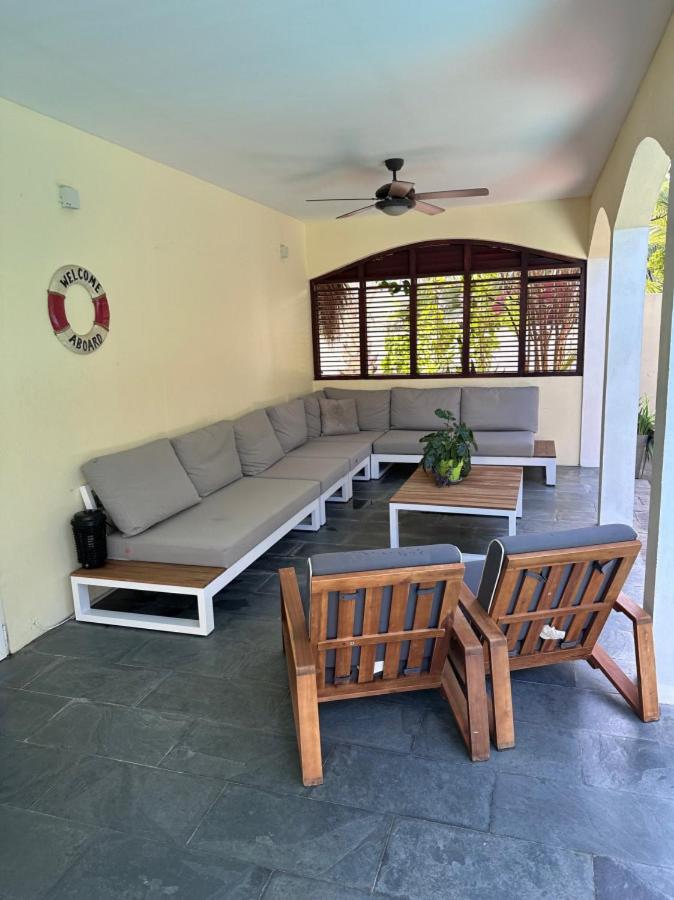 Private 7BR Luxury Villa and Pool walk to Palm Beach
