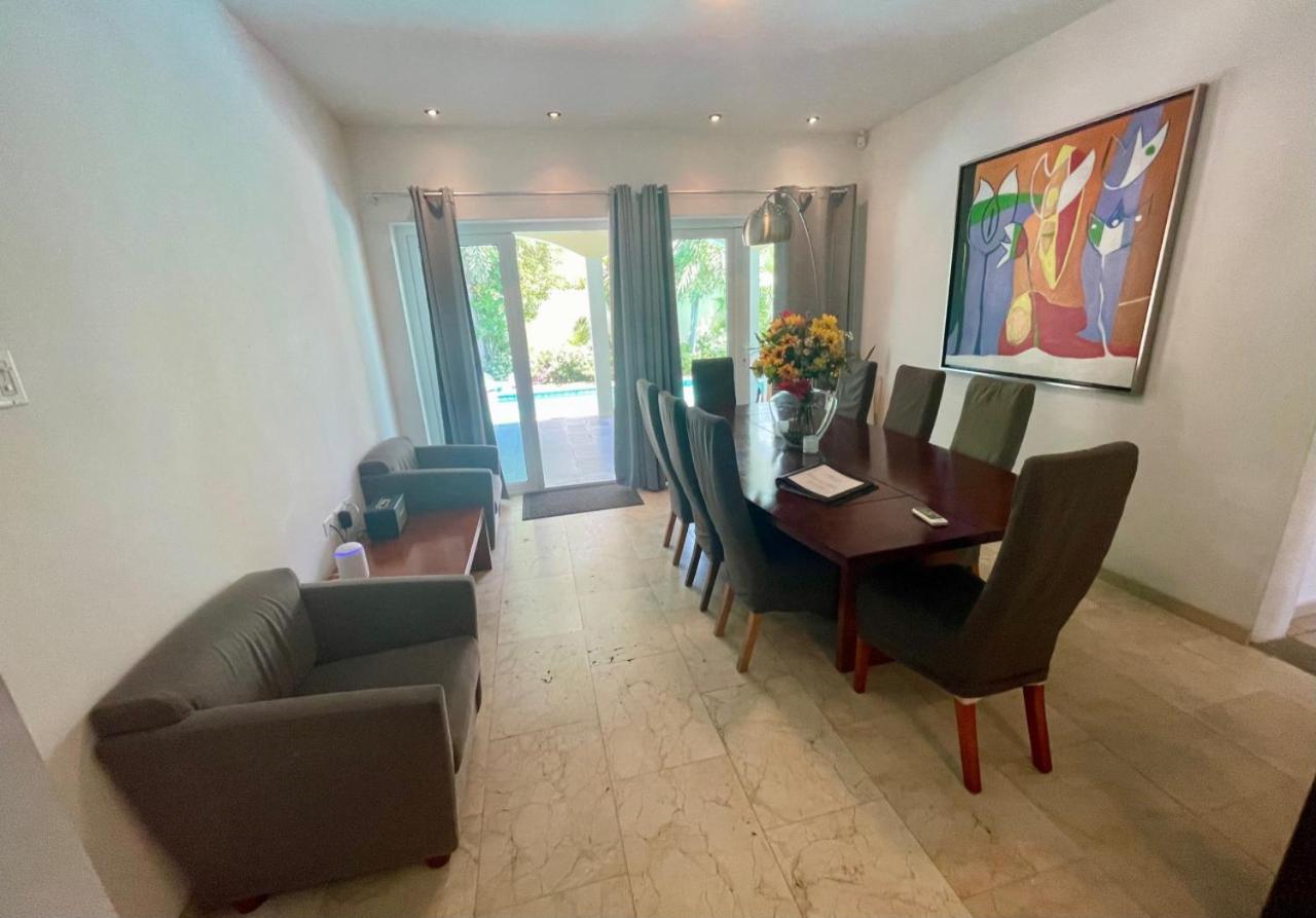 Private 7BR Luxury Villa and Pool walk to Palm Beach