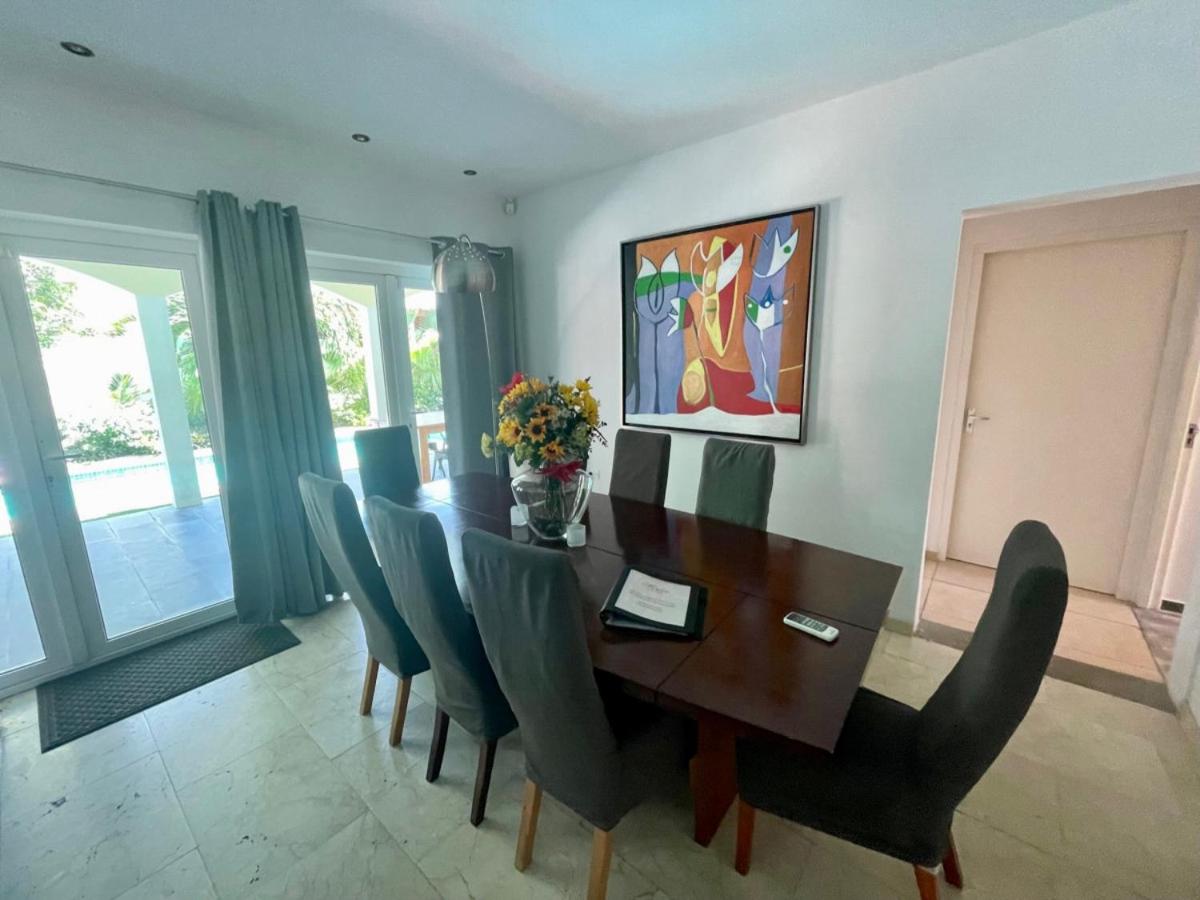Private 7BR Luxury Villa and Pool walk to Palm Beach