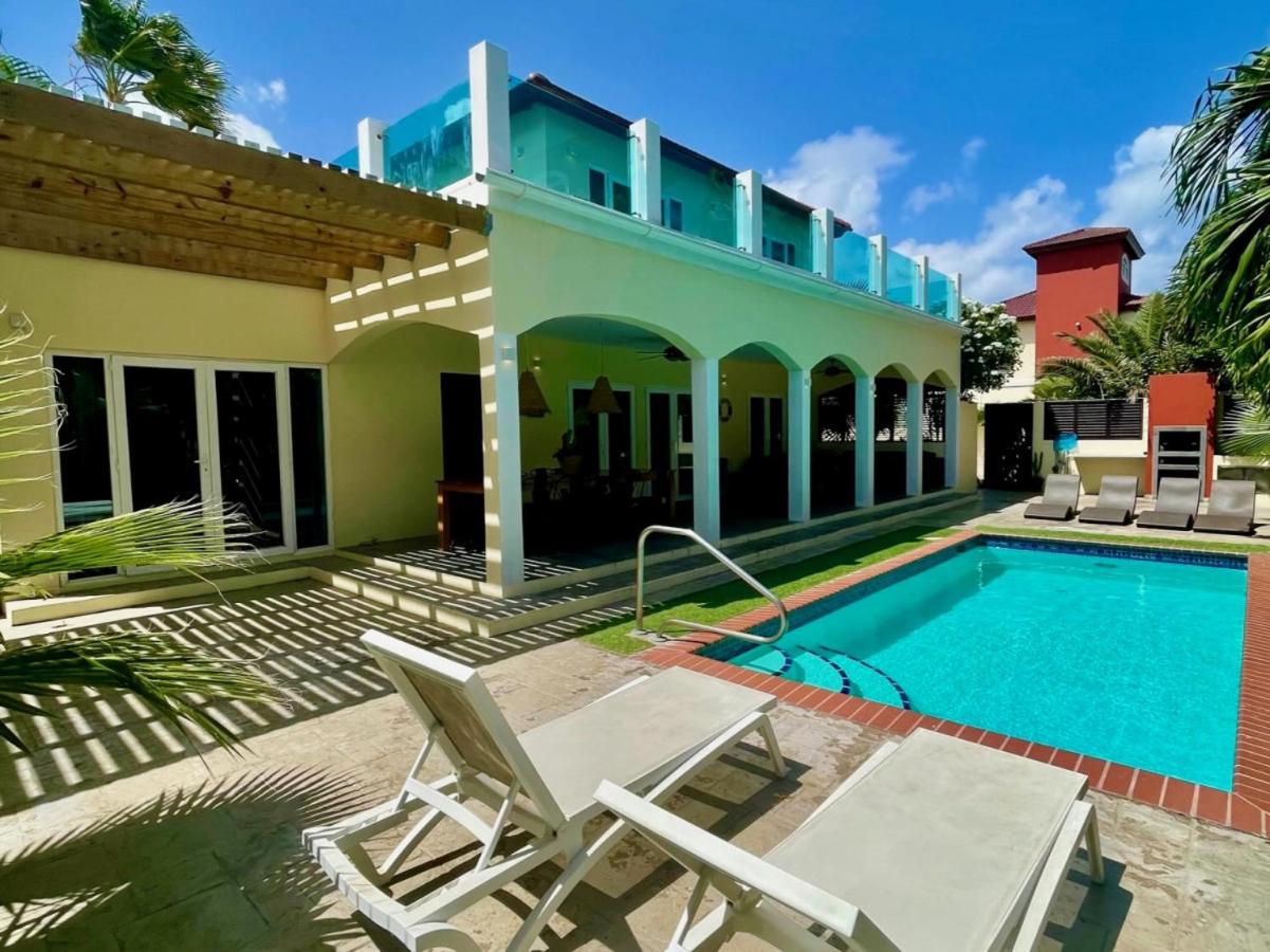 Private 7BR Luxury Villa and Pool walk to Palm Beach