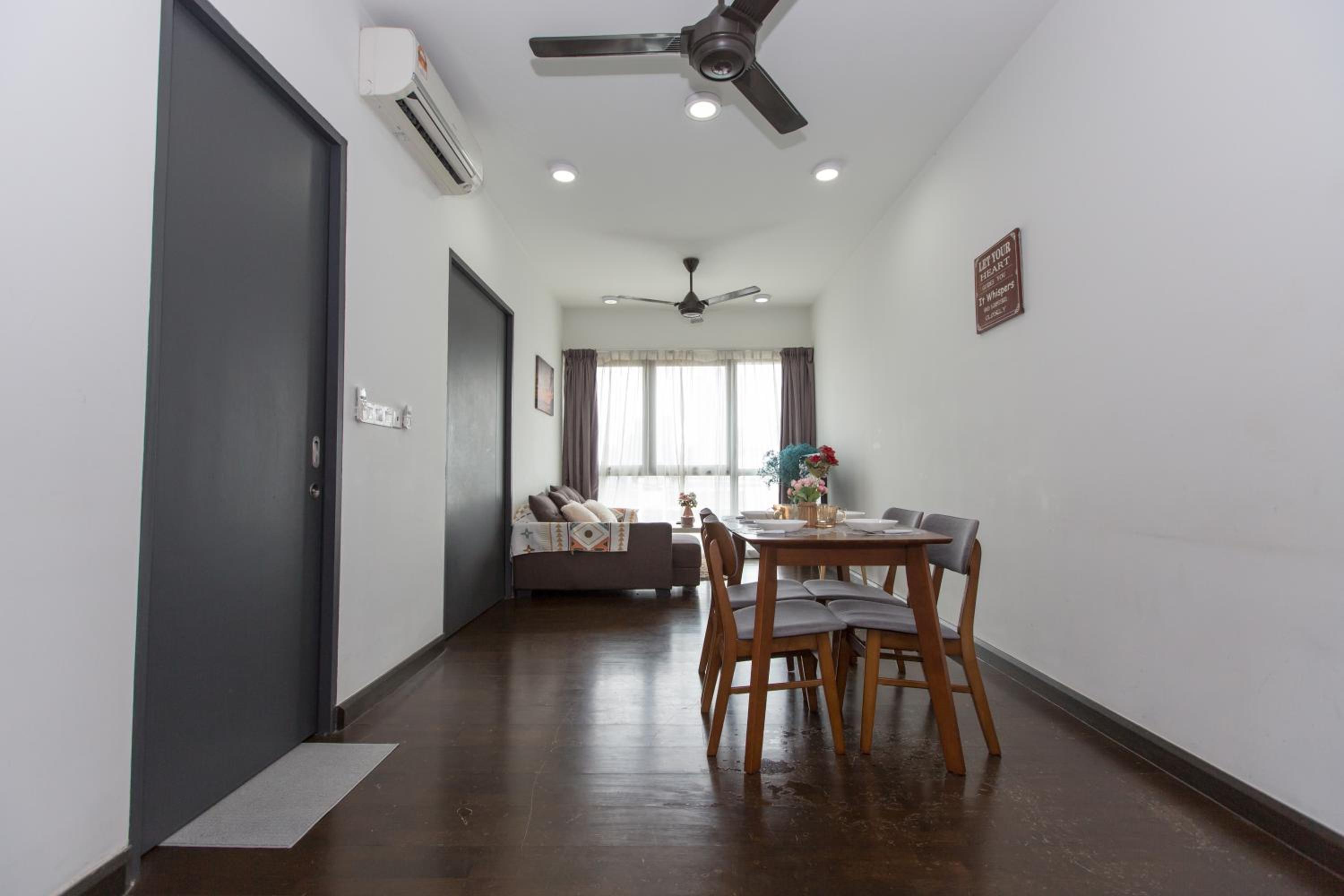 V Residence at Sunway Velocity by MY TRIP & MY STAY