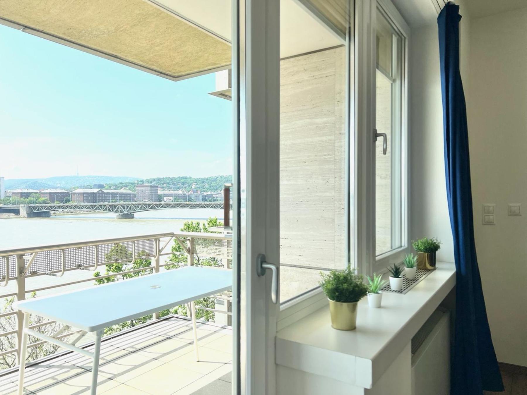 luxury apartment with a beautiful view Danubius