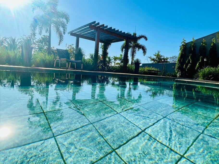 Casa com Piscina Aquecida perto dos parques - Recanto Quinta das Palmeiras Olímpia-SP