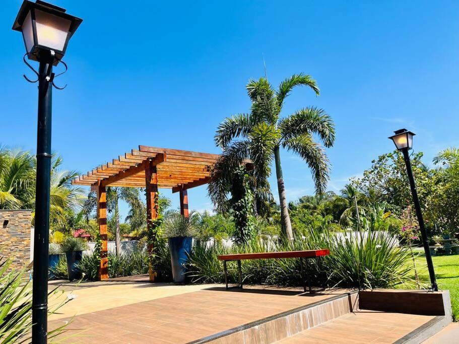 Casa com Piscina Aquecida perto dos parques - Recanto Quinta das Palmeiras Olímpia-SP