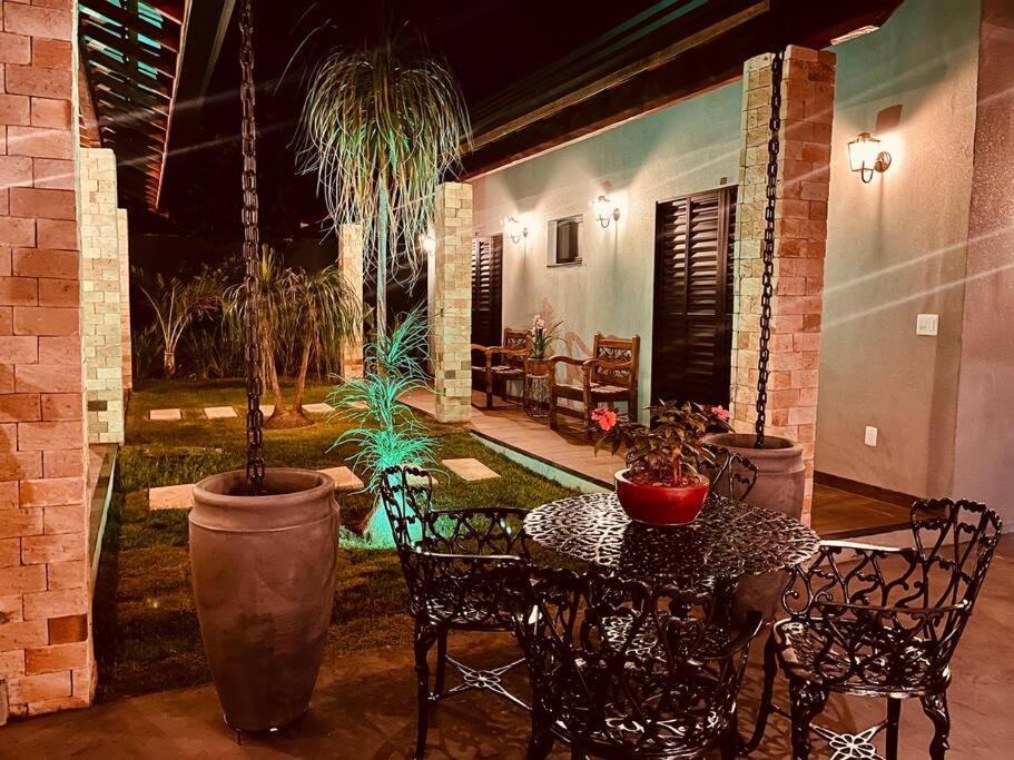 Casa com Piscina Aquecida perto dos parques - Recanto Quinta das Palmeiras Olímpia-SP