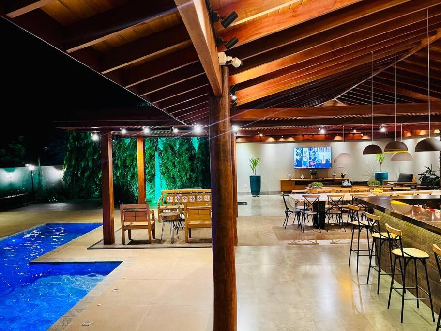 Casa com Piscina Aquecida perto dos parques - Recanto Quinta das Palmeiras Olímpia-SP