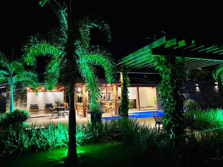 Casa com Piscina Aquecida perto dos parques - Recanto Quinta das Palmeiras Olímpia-SP