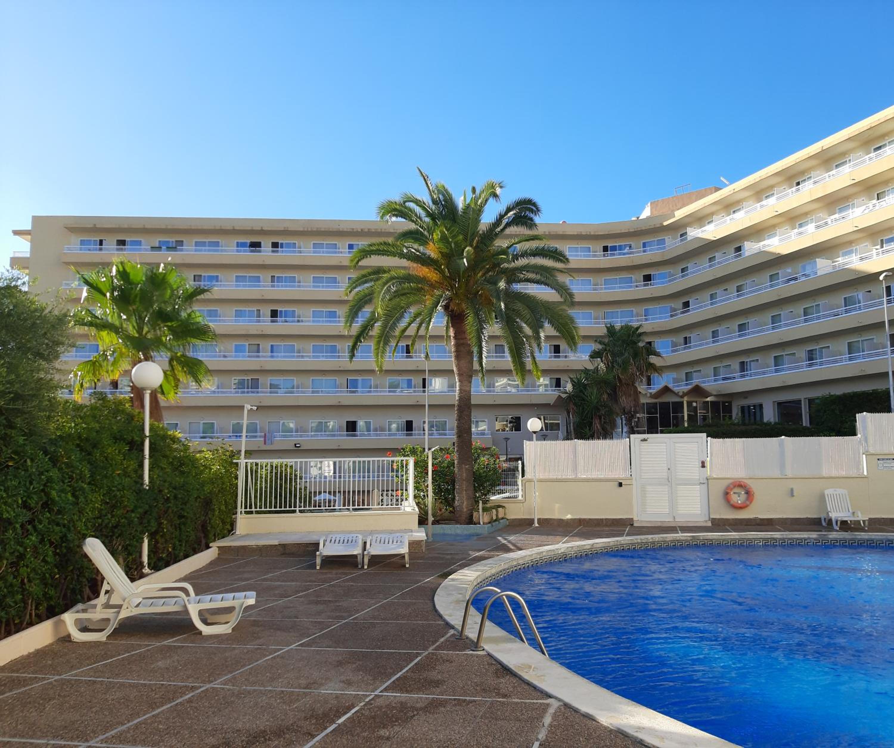 CaLaNu Cap Salou Apartment by the sea view 3