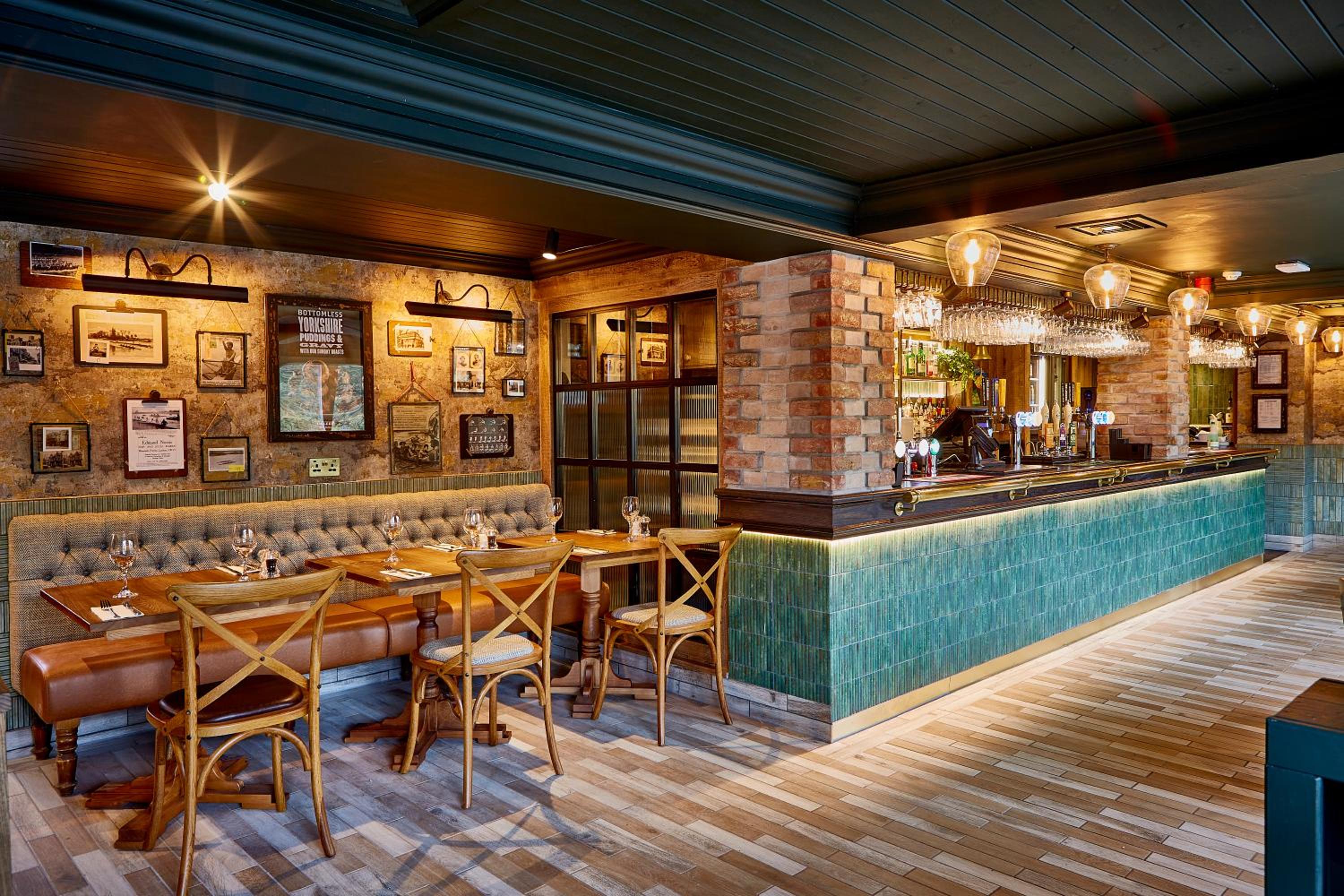 The Boathouse Inn & Riverside Rooms
