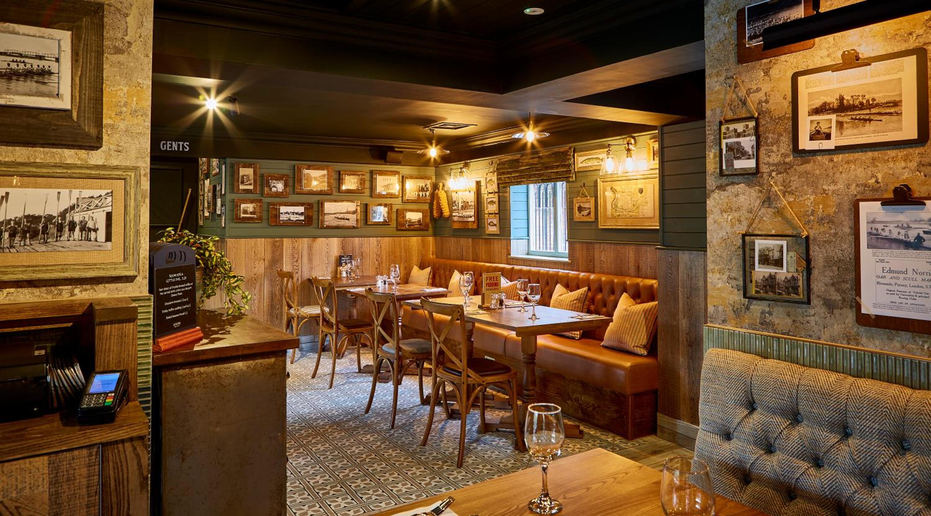 The Boathouse Inn & Riverside Rooms