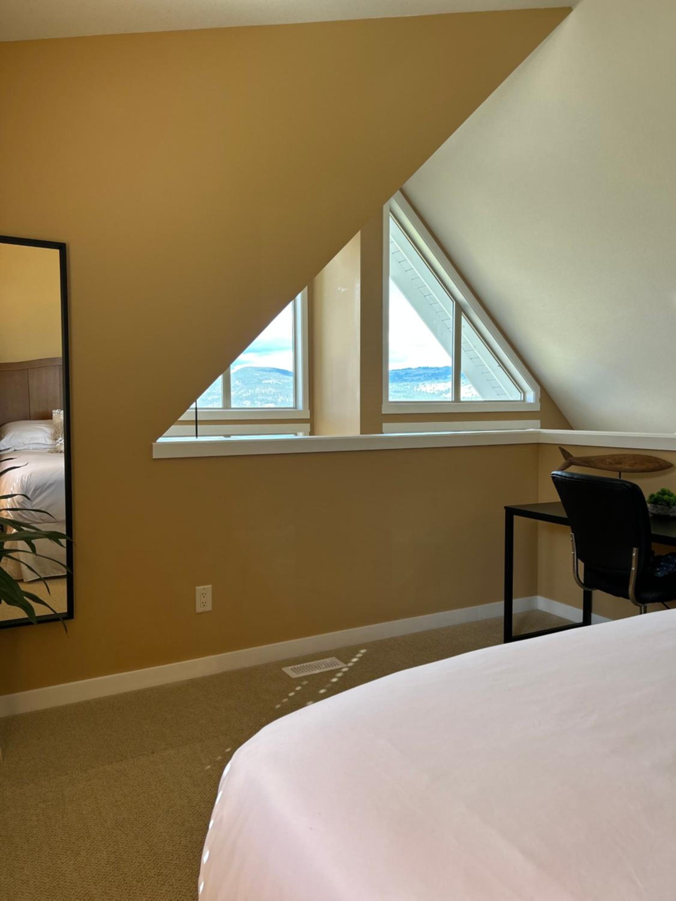 Kelowna Vacations - Exceptional Cozy Cottage with Incredible View! - Property Image 54