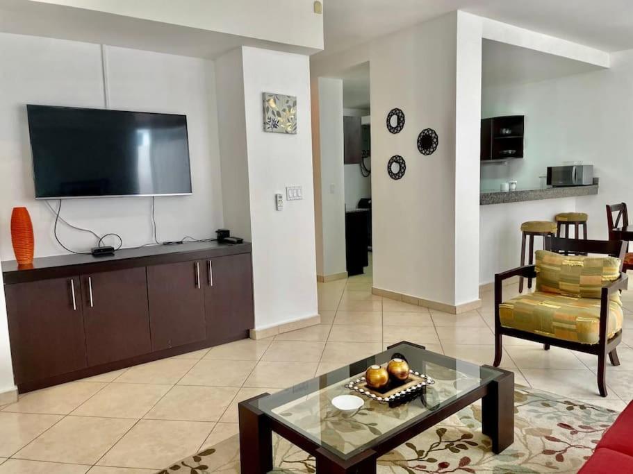 Bamboo Terrace I Cozy 1 Bed Apt in Coco del Mar view 2