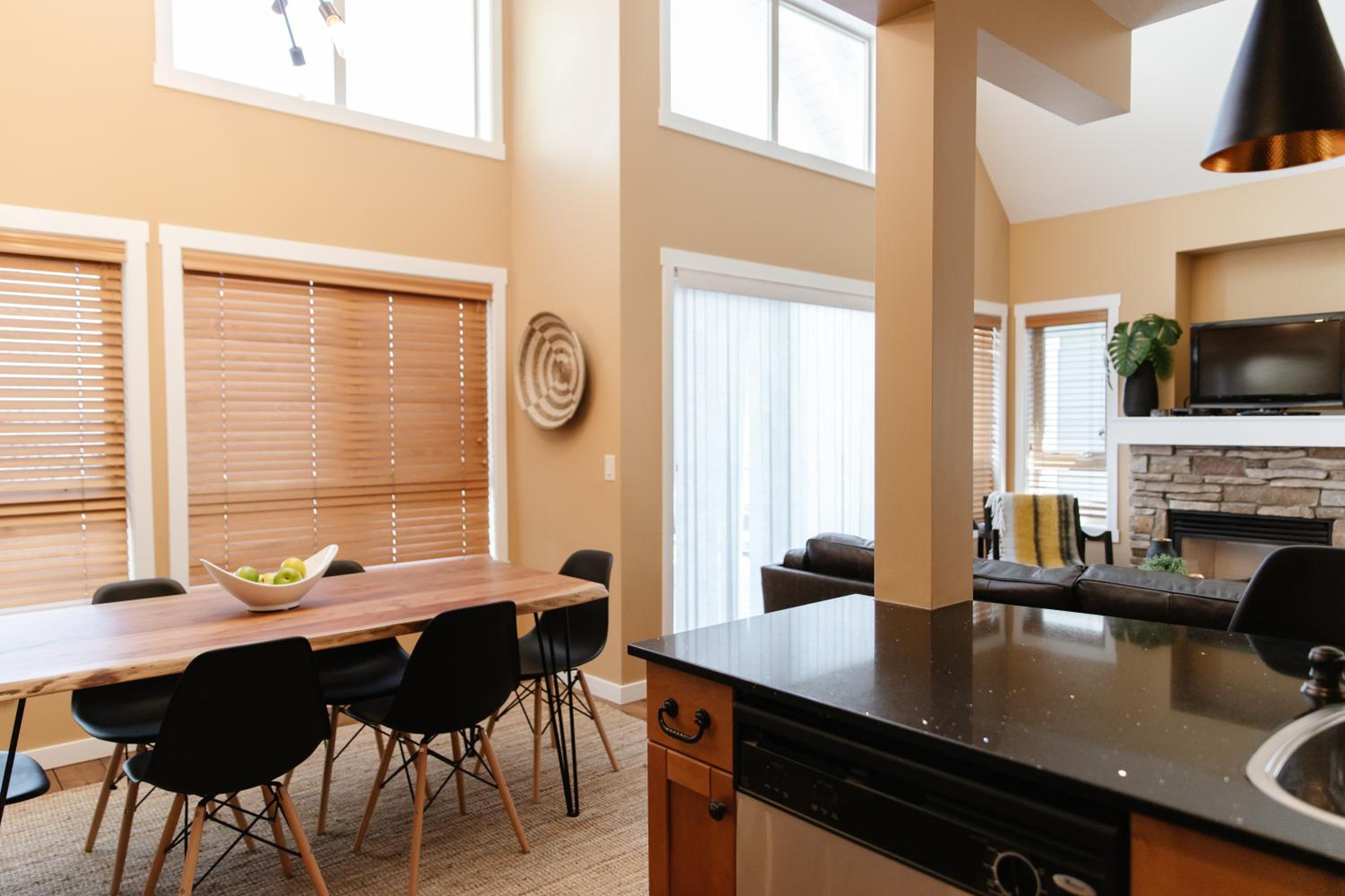 Kelowna Vacations - Exceptional Cozy Cottage with Incredible View! - Property Image 50